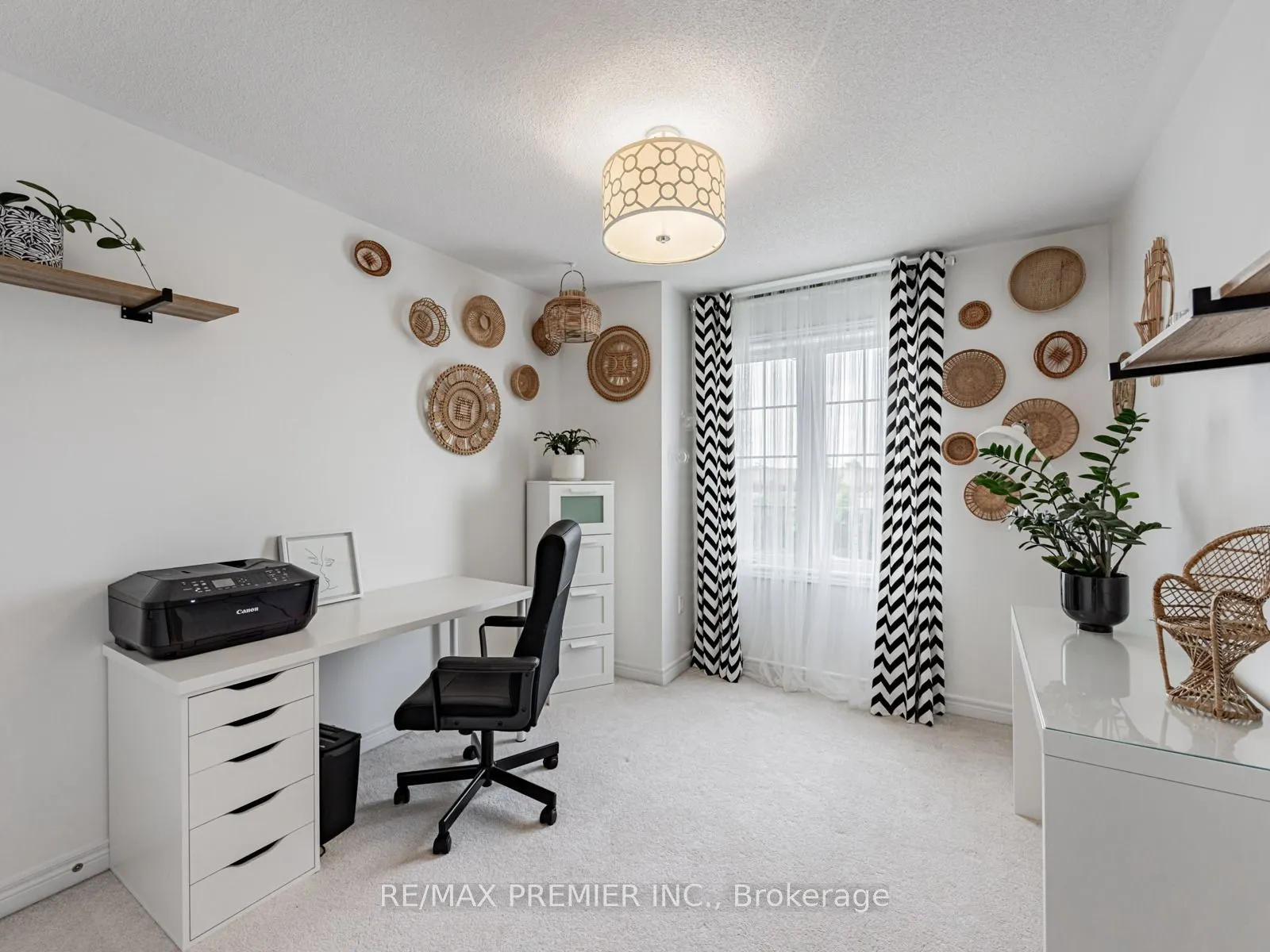935 Transom Crescent