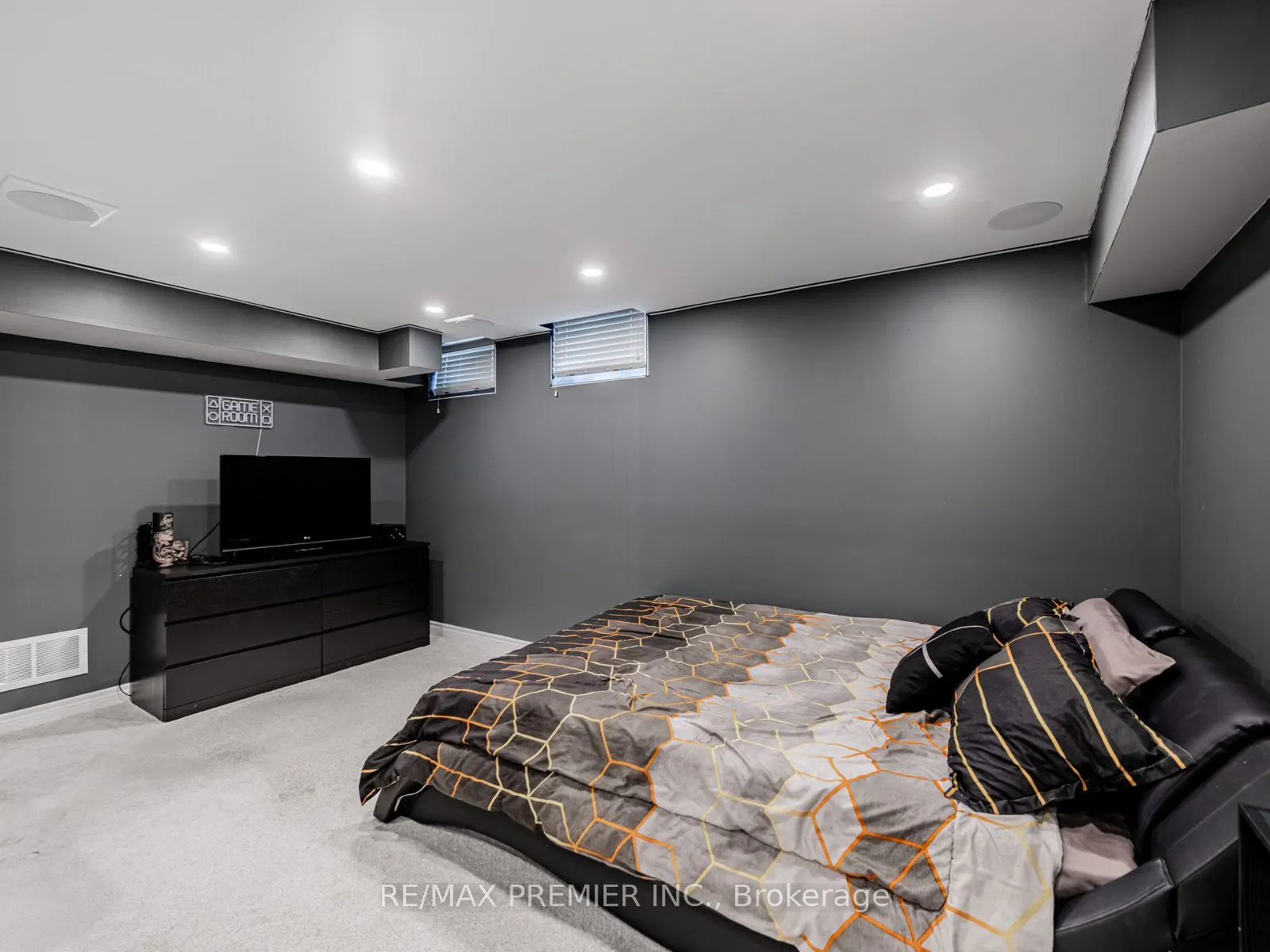 935 Transom Crescent