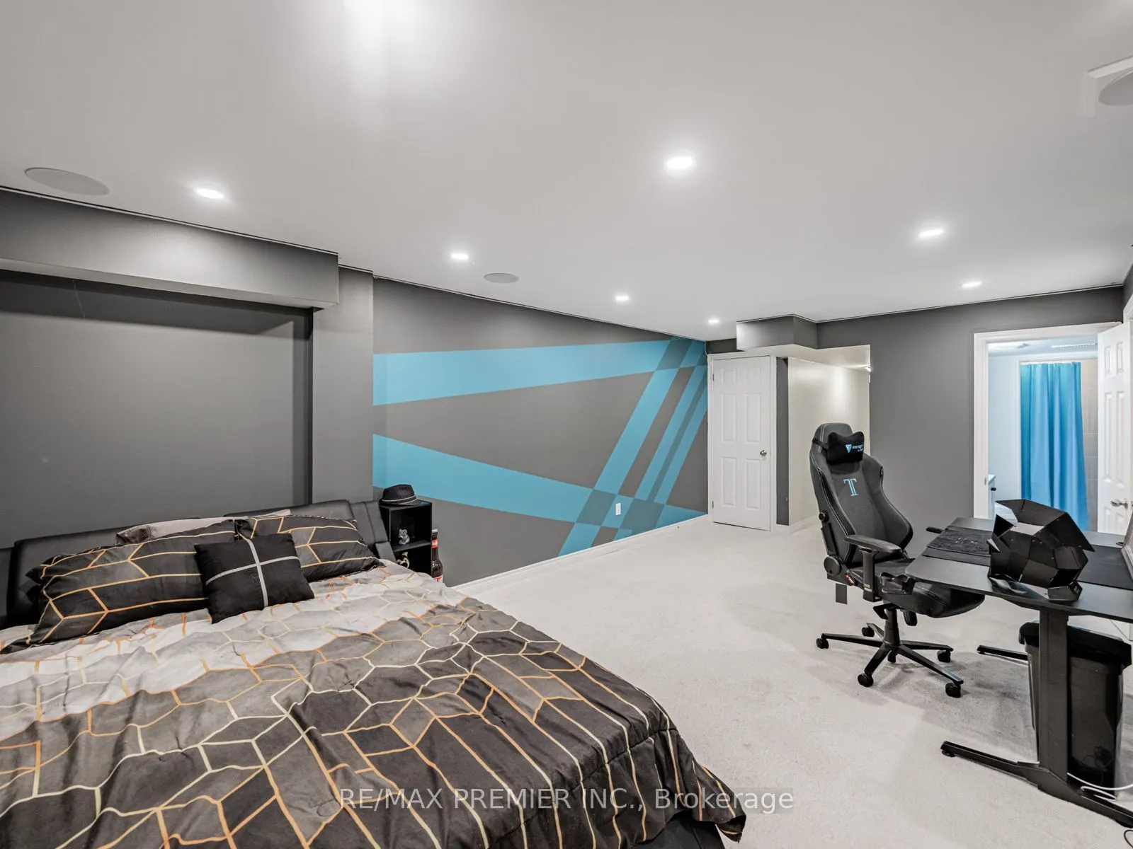 935 Transom Crescent