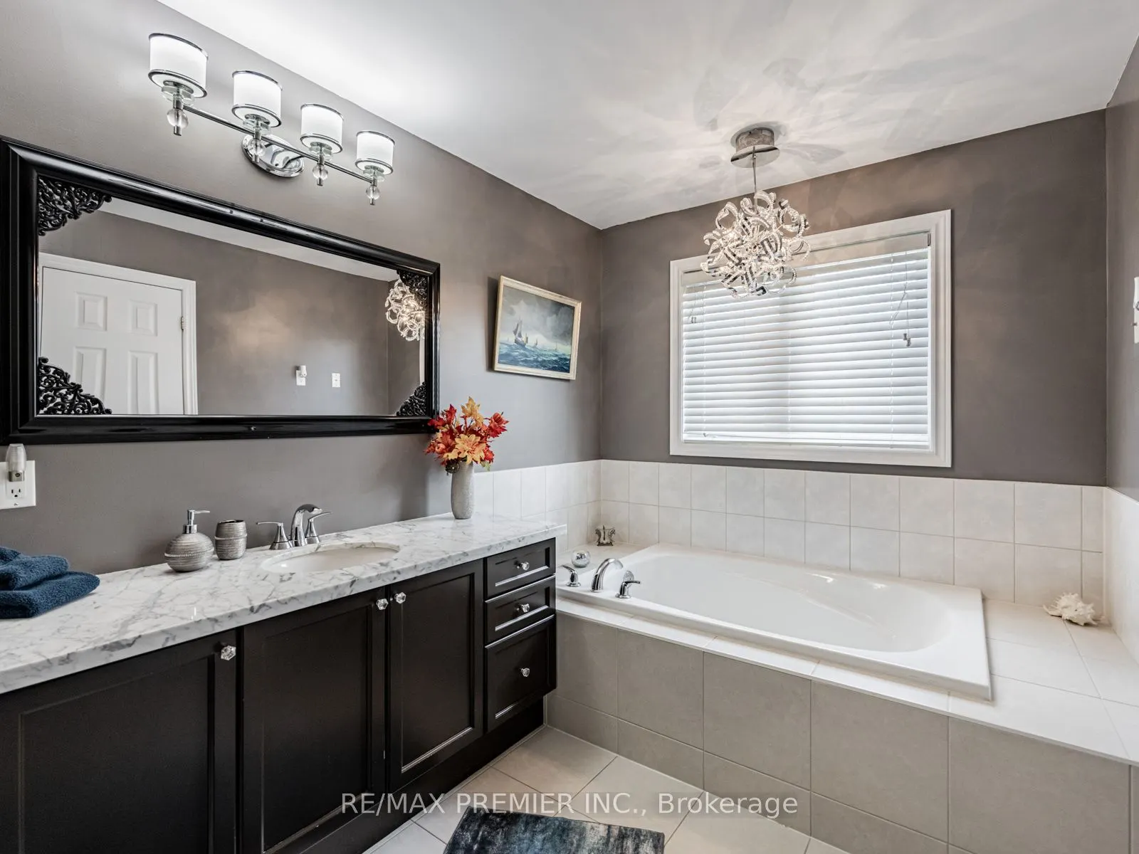 935 Transom Crescent