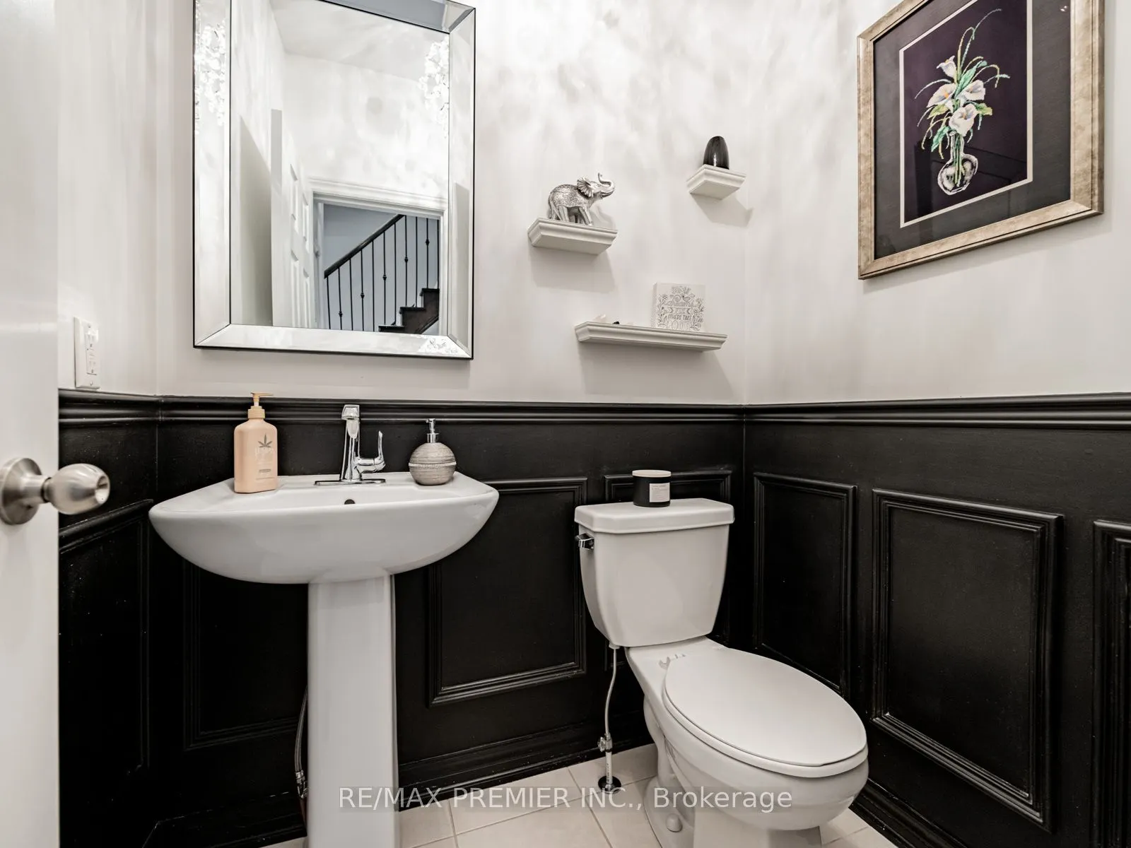 935 Transom Crescent