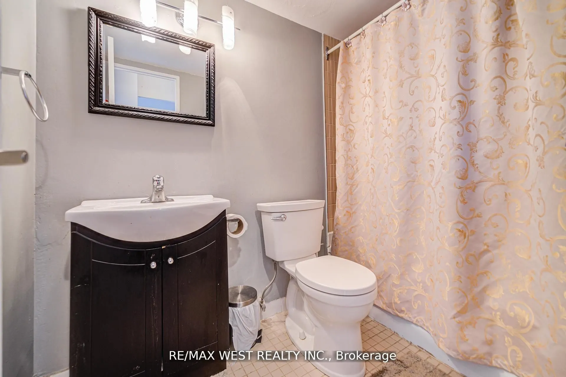 44 Longbourne Drive, #606