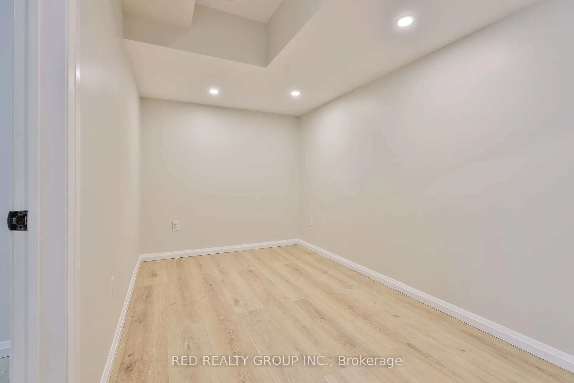 14 Calais Avenue, #Lower