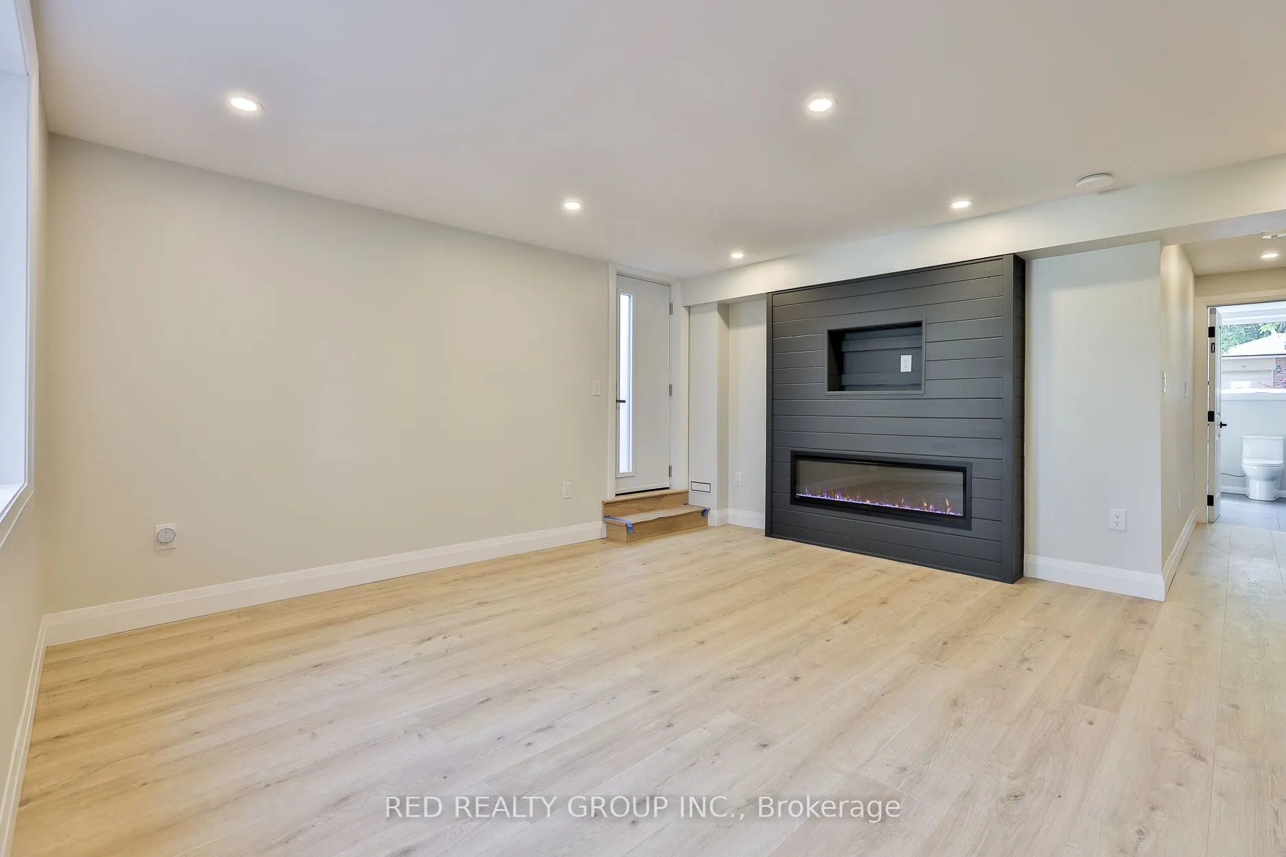 14 Calais Avenue, #Lower