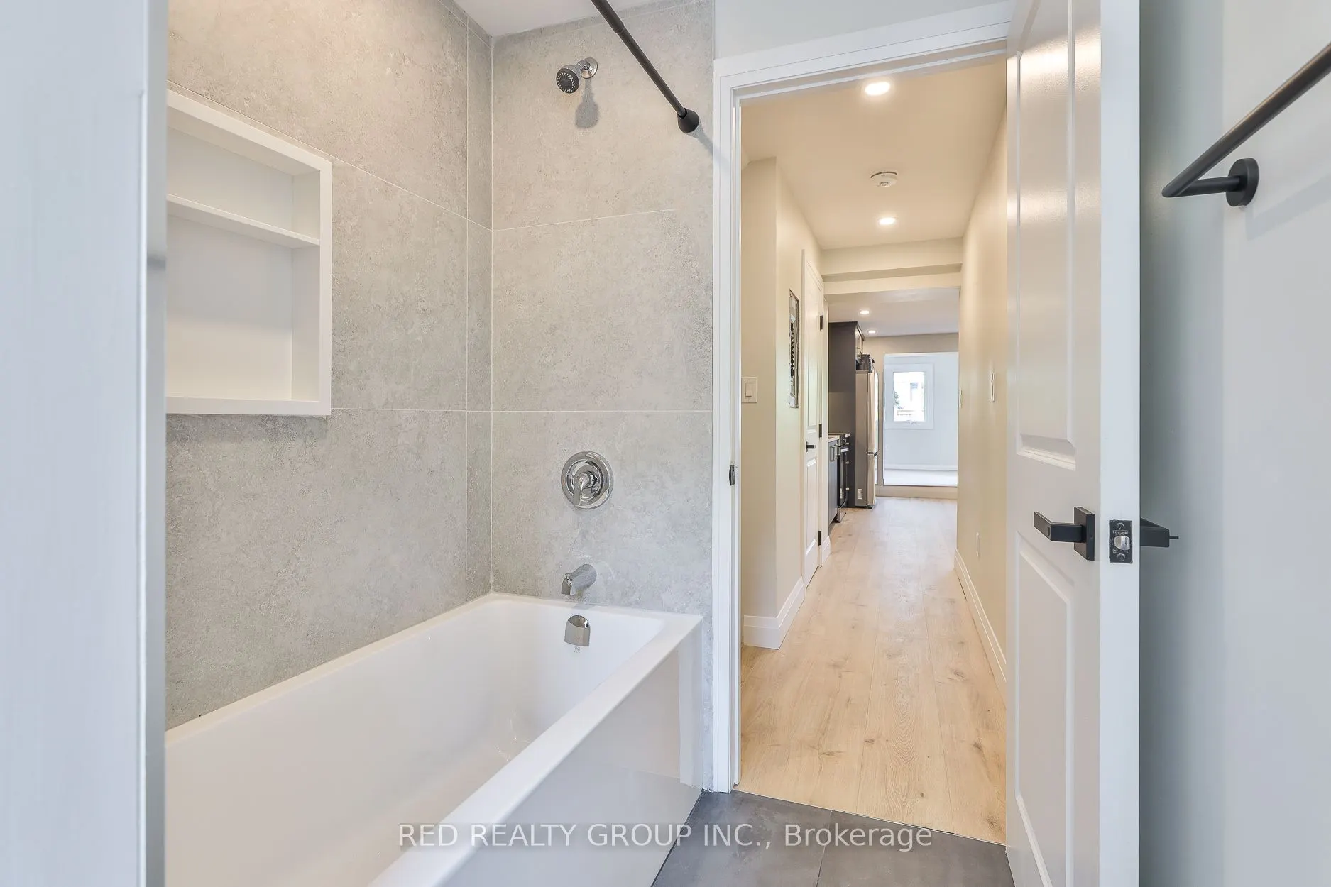14 Calais Avenue, #Lower