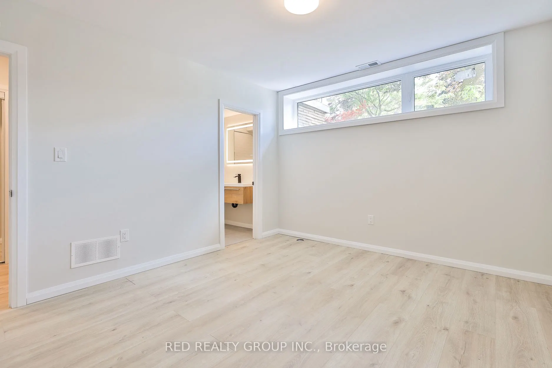 14 Calais Avenue, #Lower