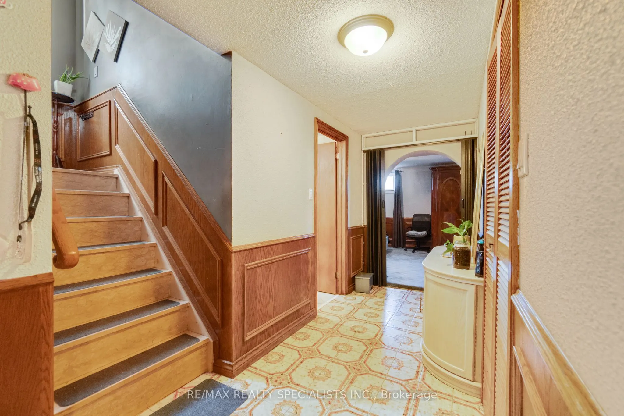 8 Malcolm Crescent