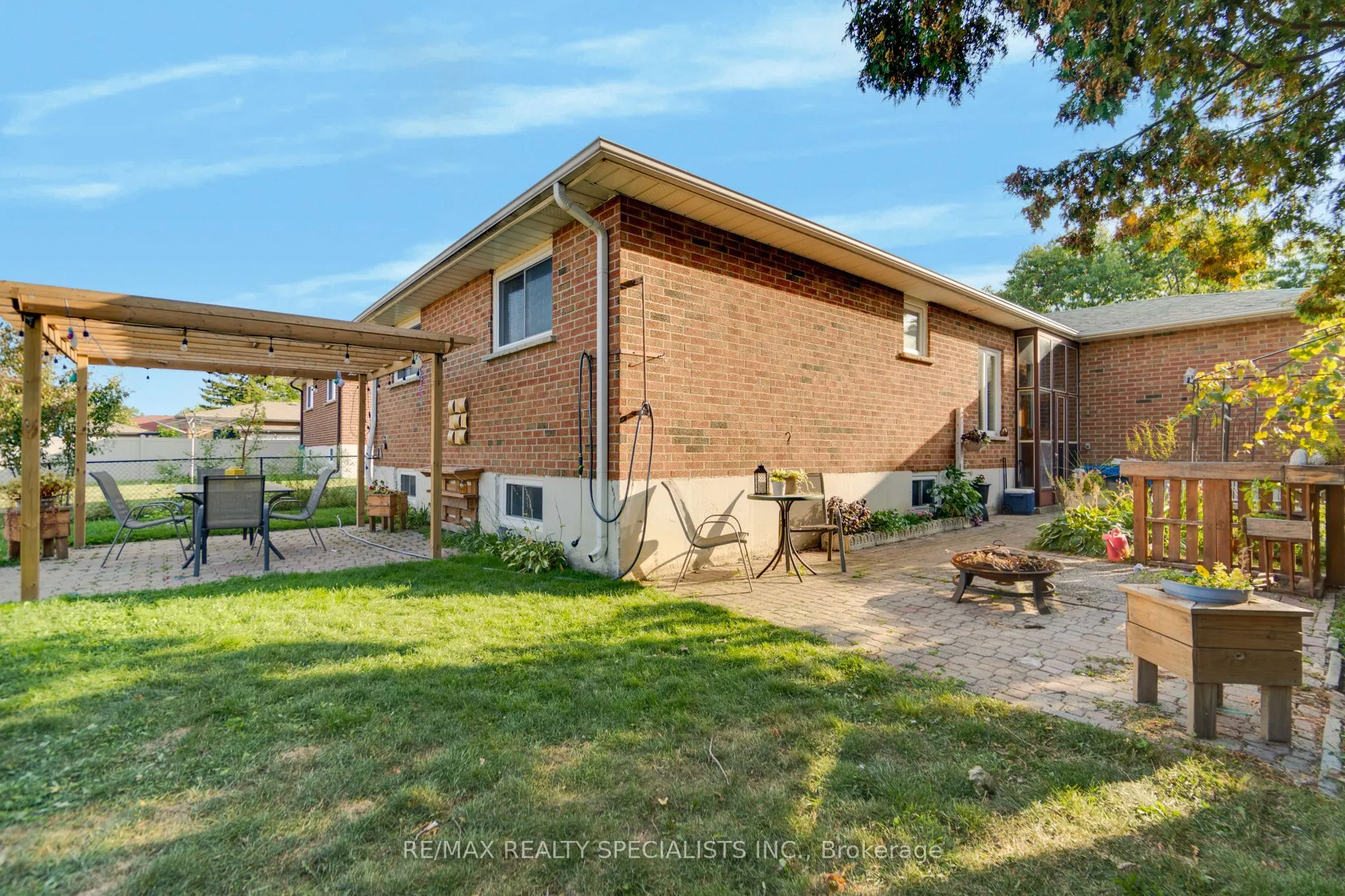 8 Malcolm Crescent