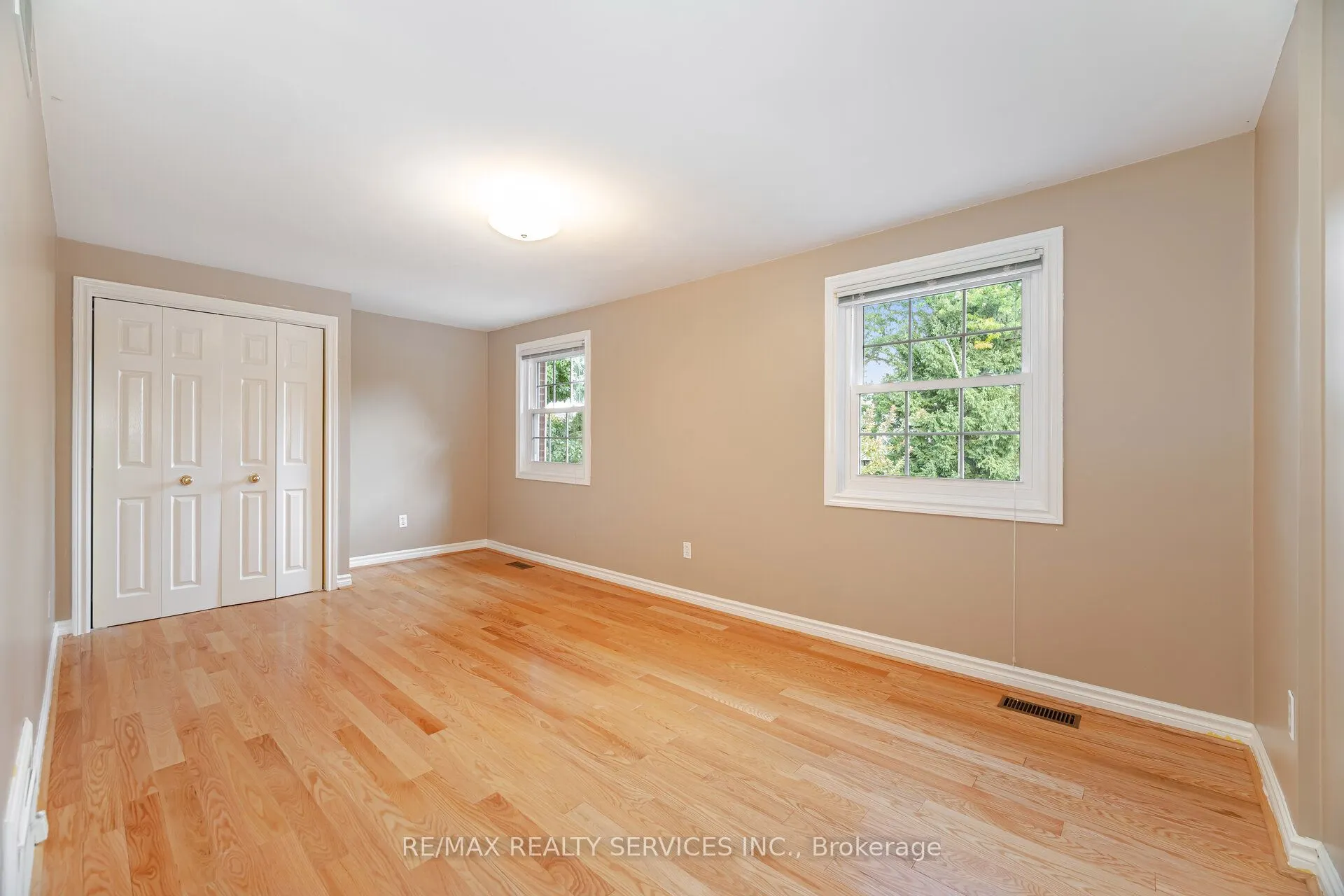 34 Peel Village Parkway
