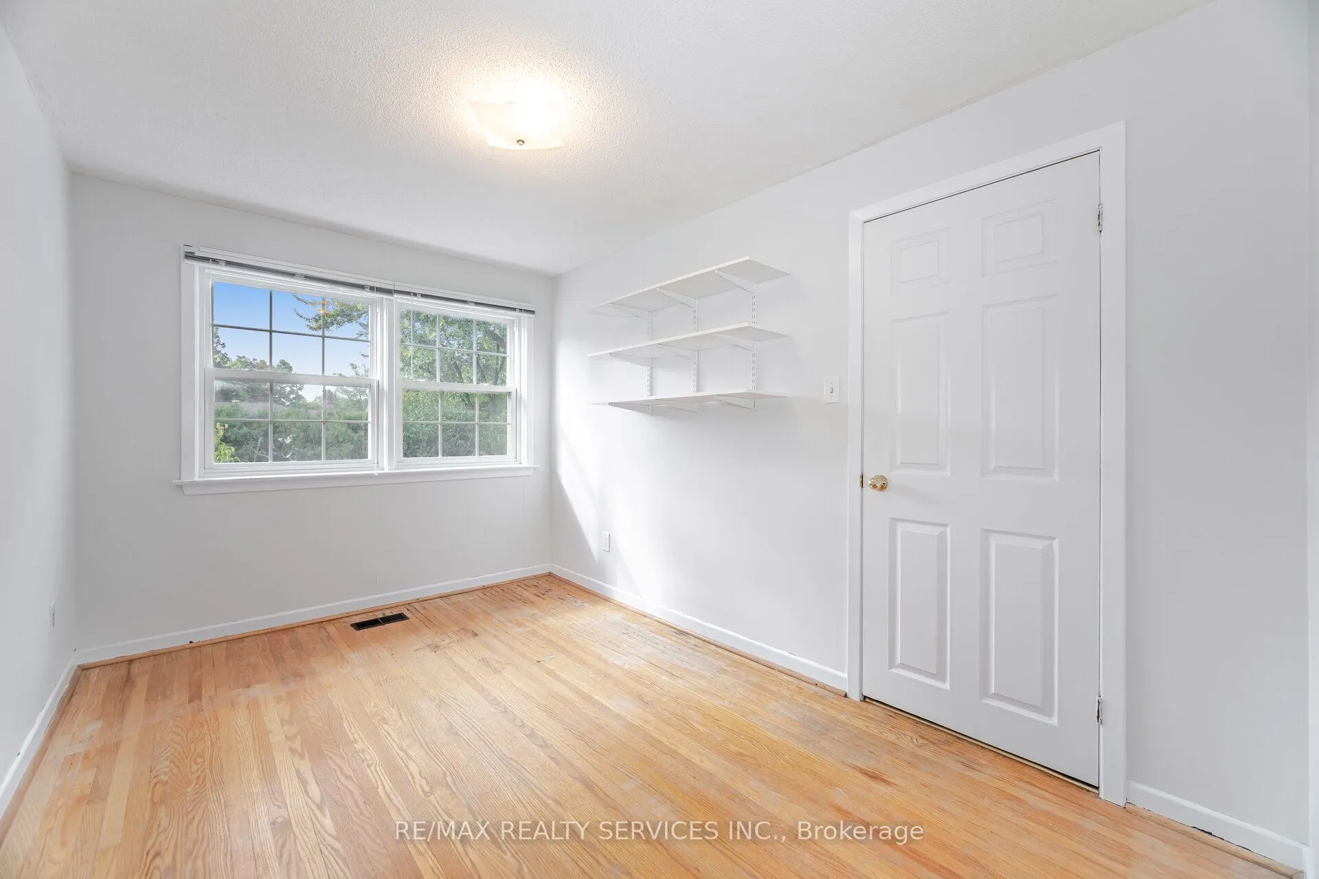 34 Peel Village Parkway