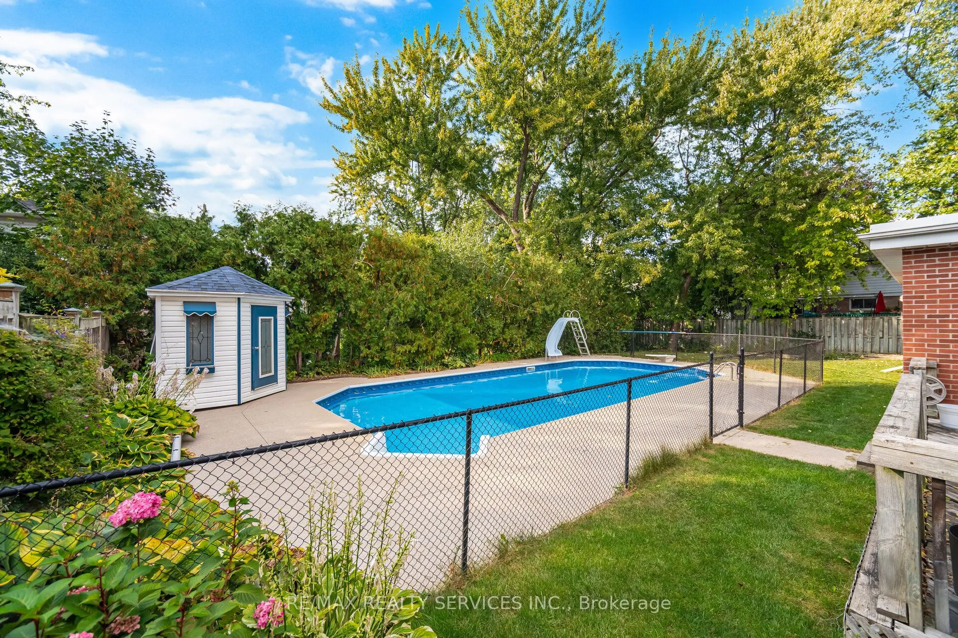 34 Peel Village Parkway