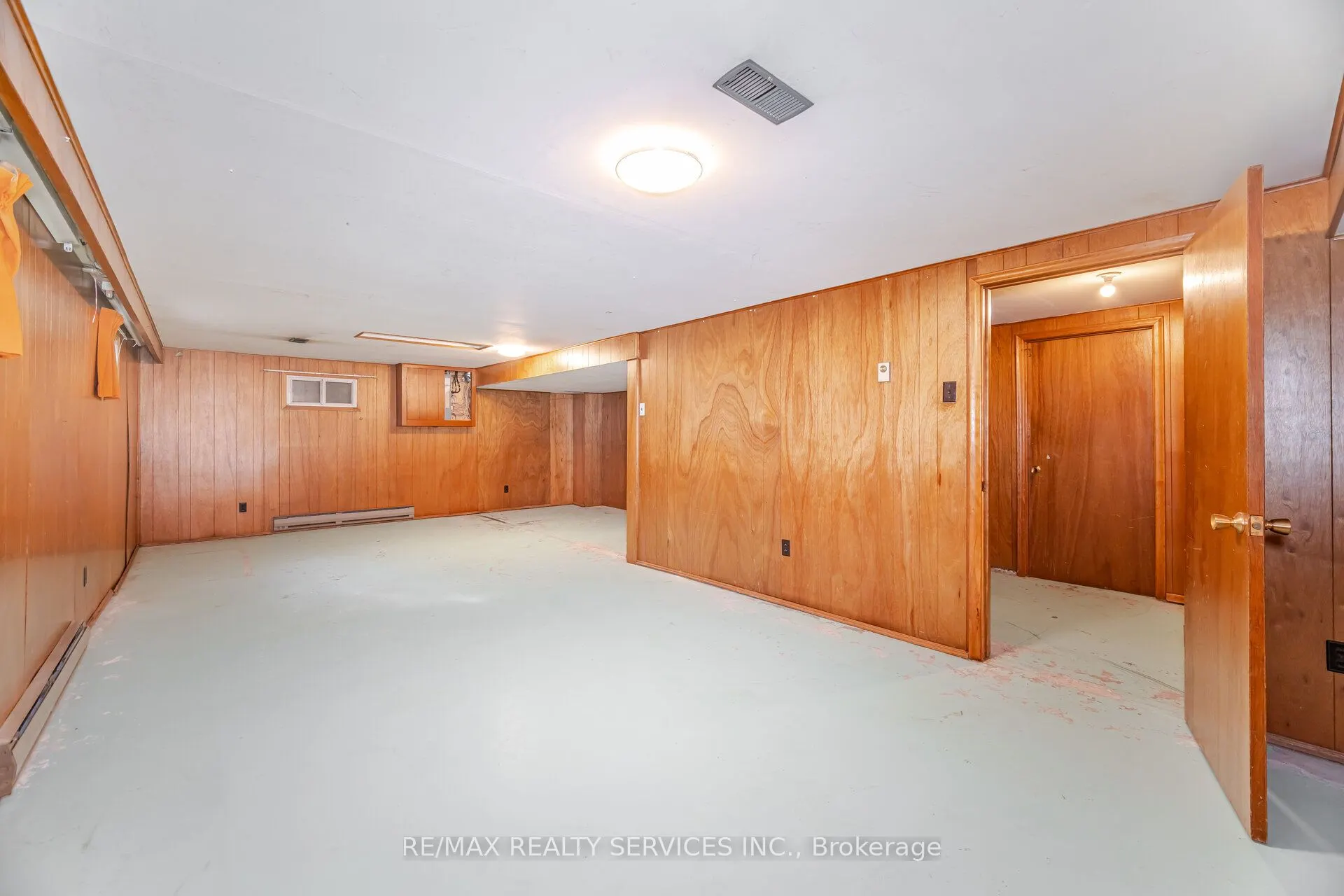 34 Peel Village Parkway