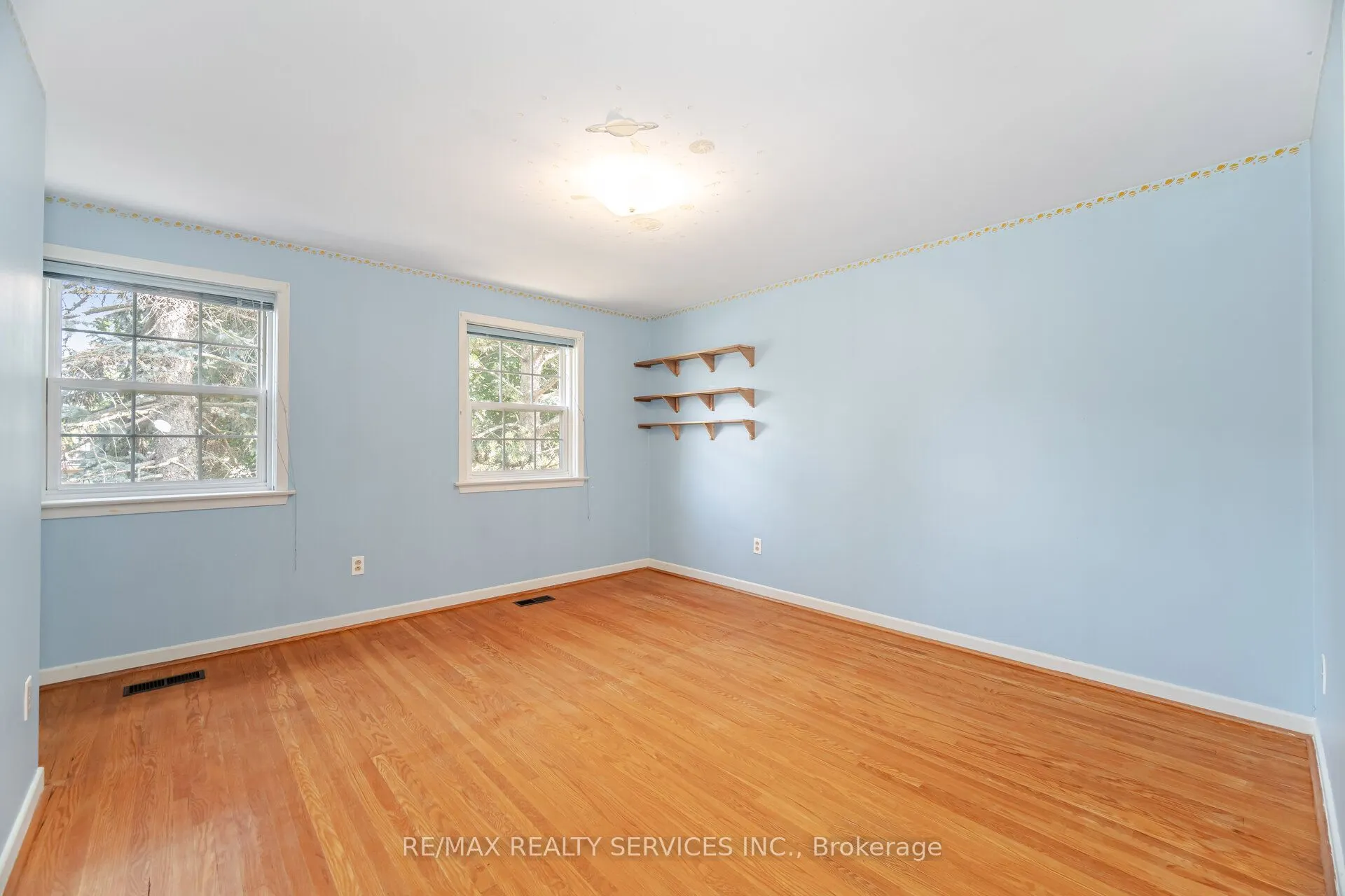 34 Peel Village Parkway