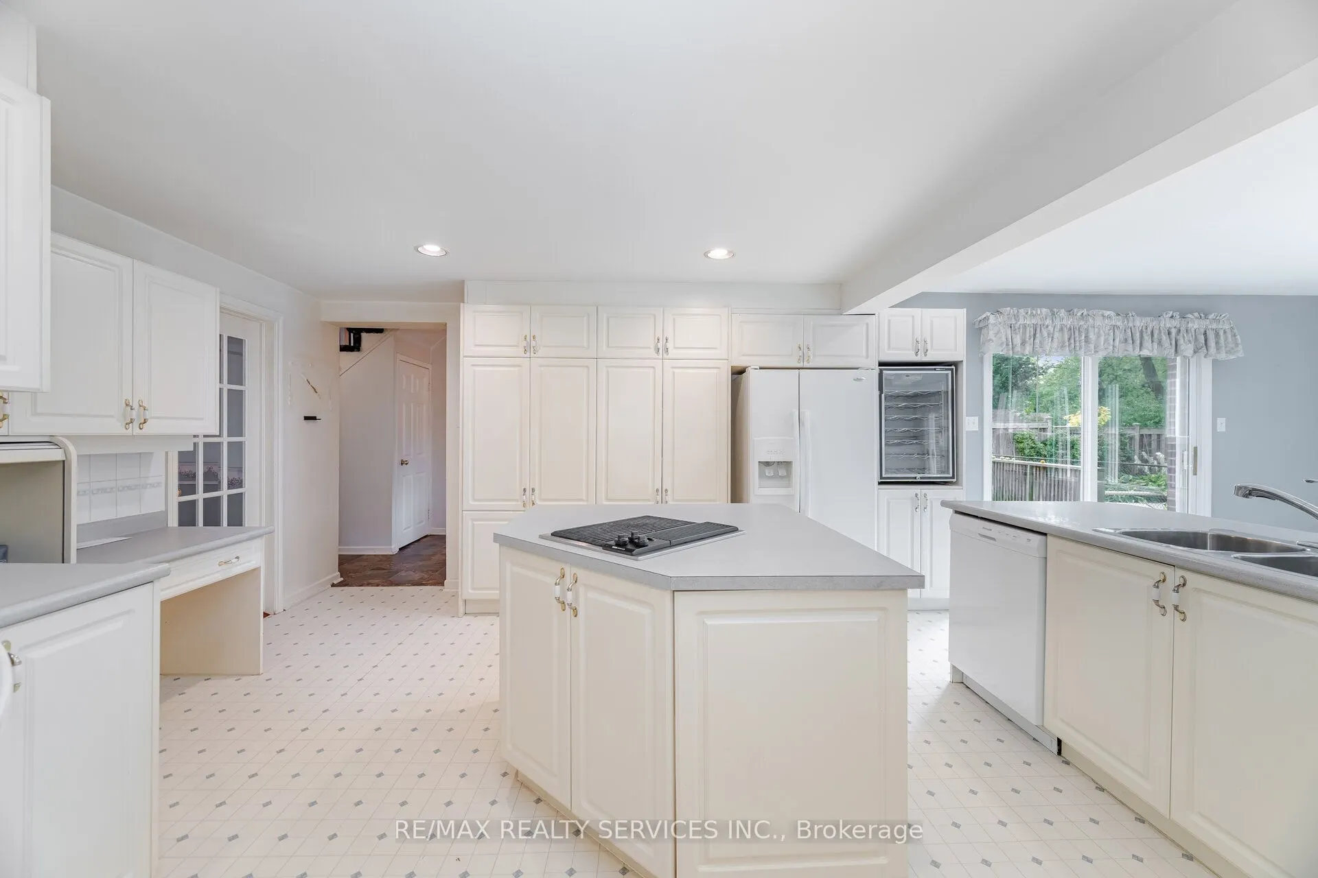 34 Peel Village Parkway