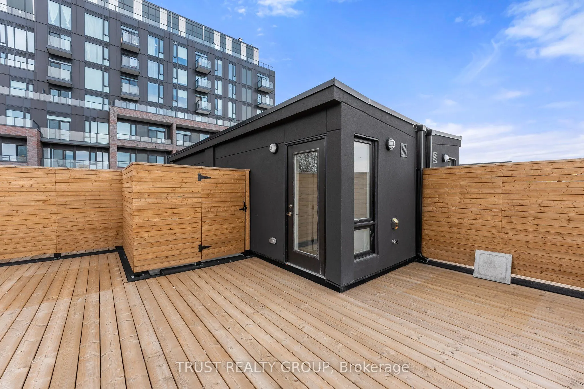 10 Ed Clark Gardens Boulevard, #15