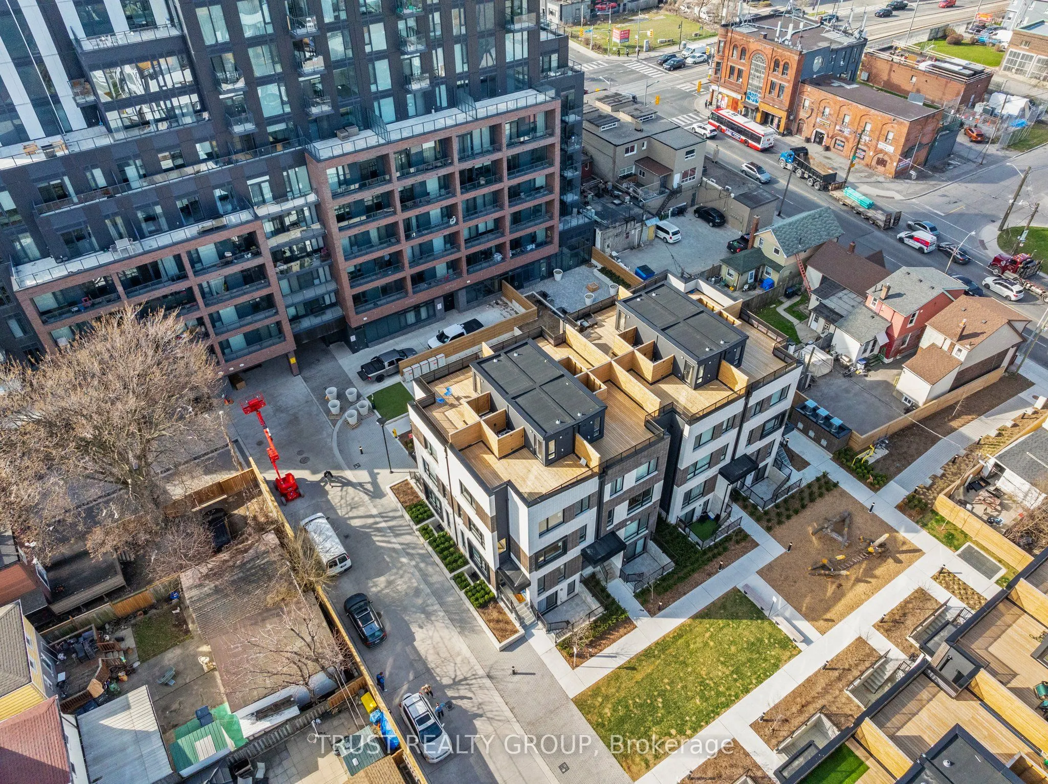 10 Ed Clark Gardens Boulevard, #15