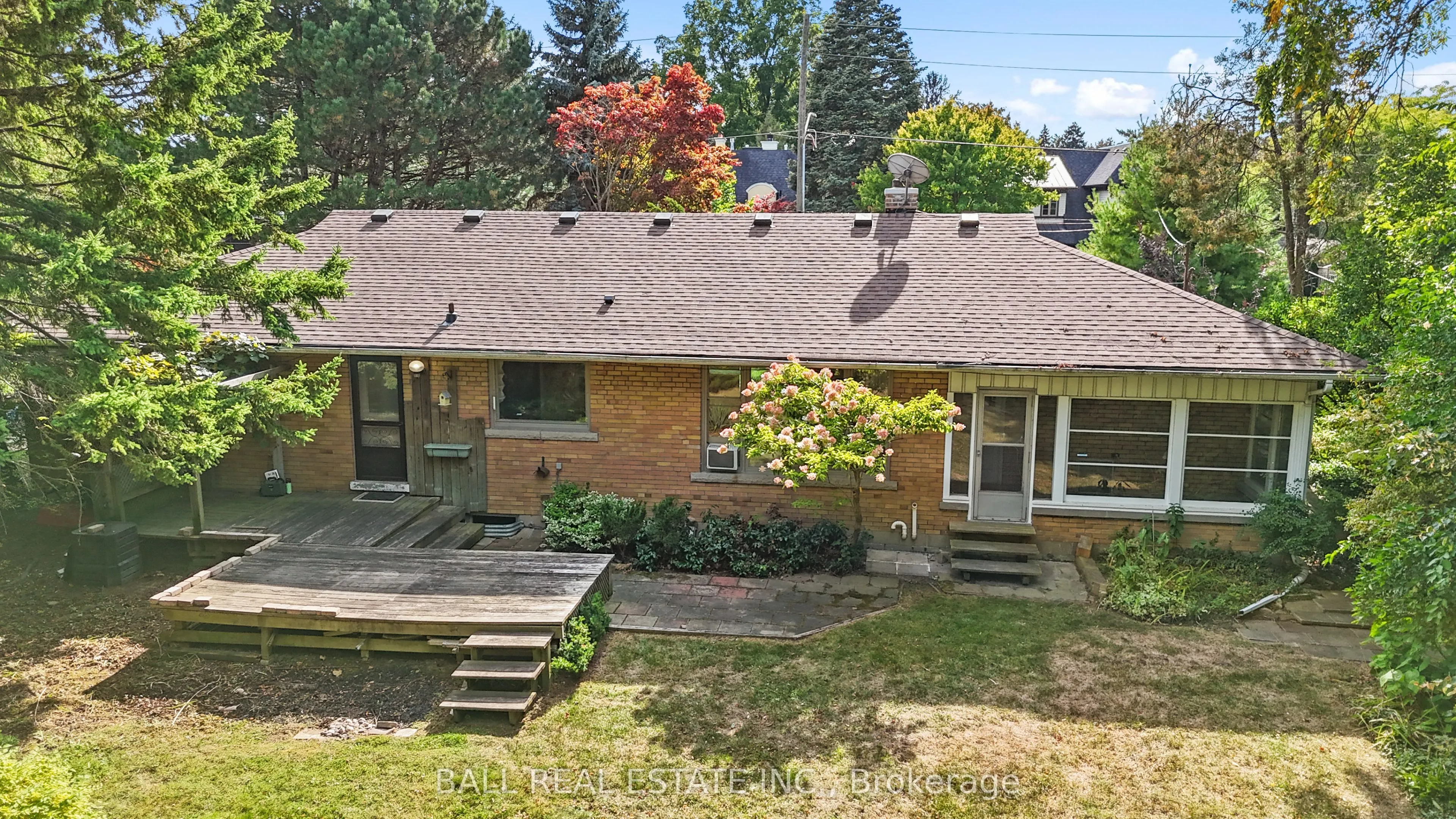1431 Lochlin Trail