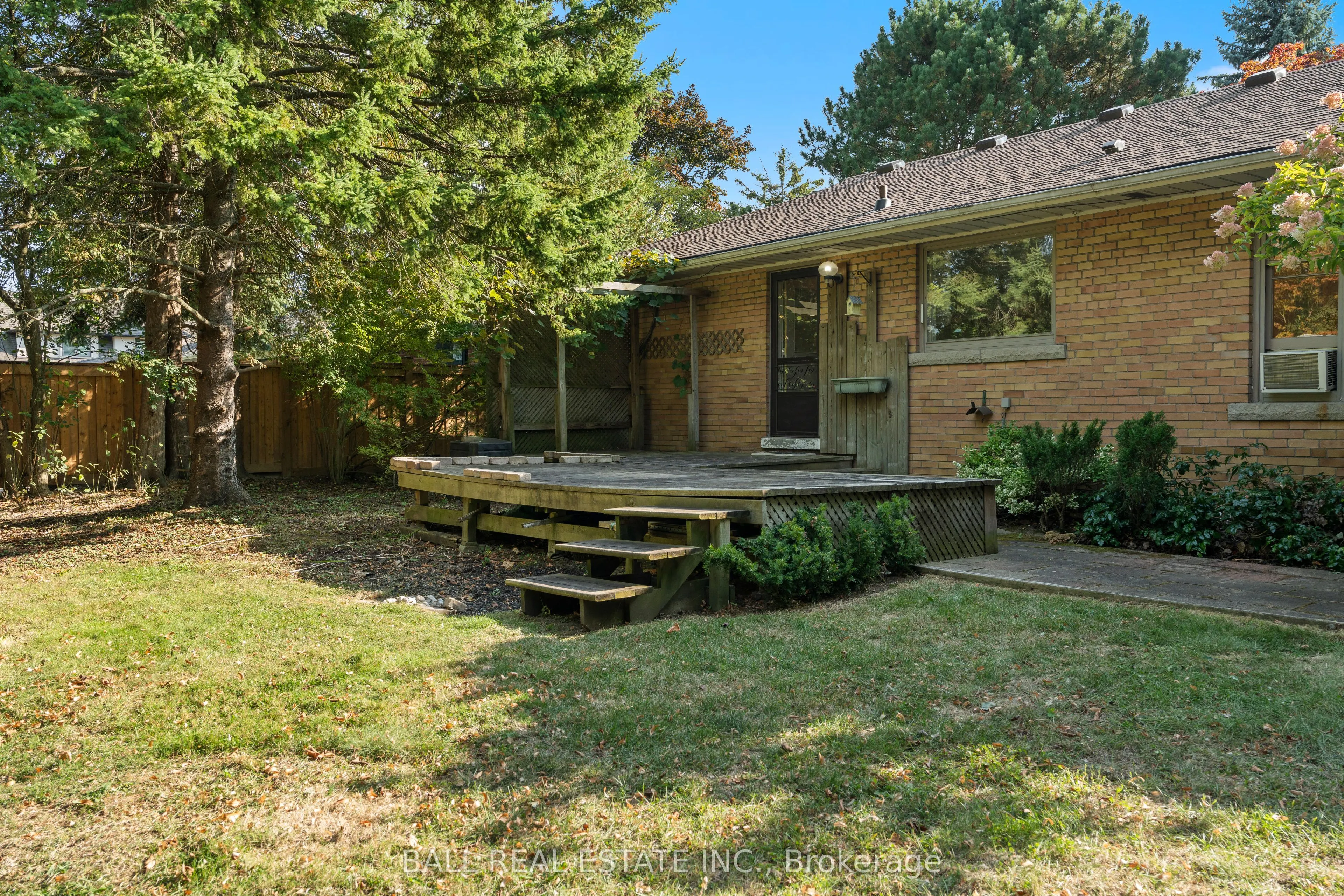 1431 Lochlin Trail