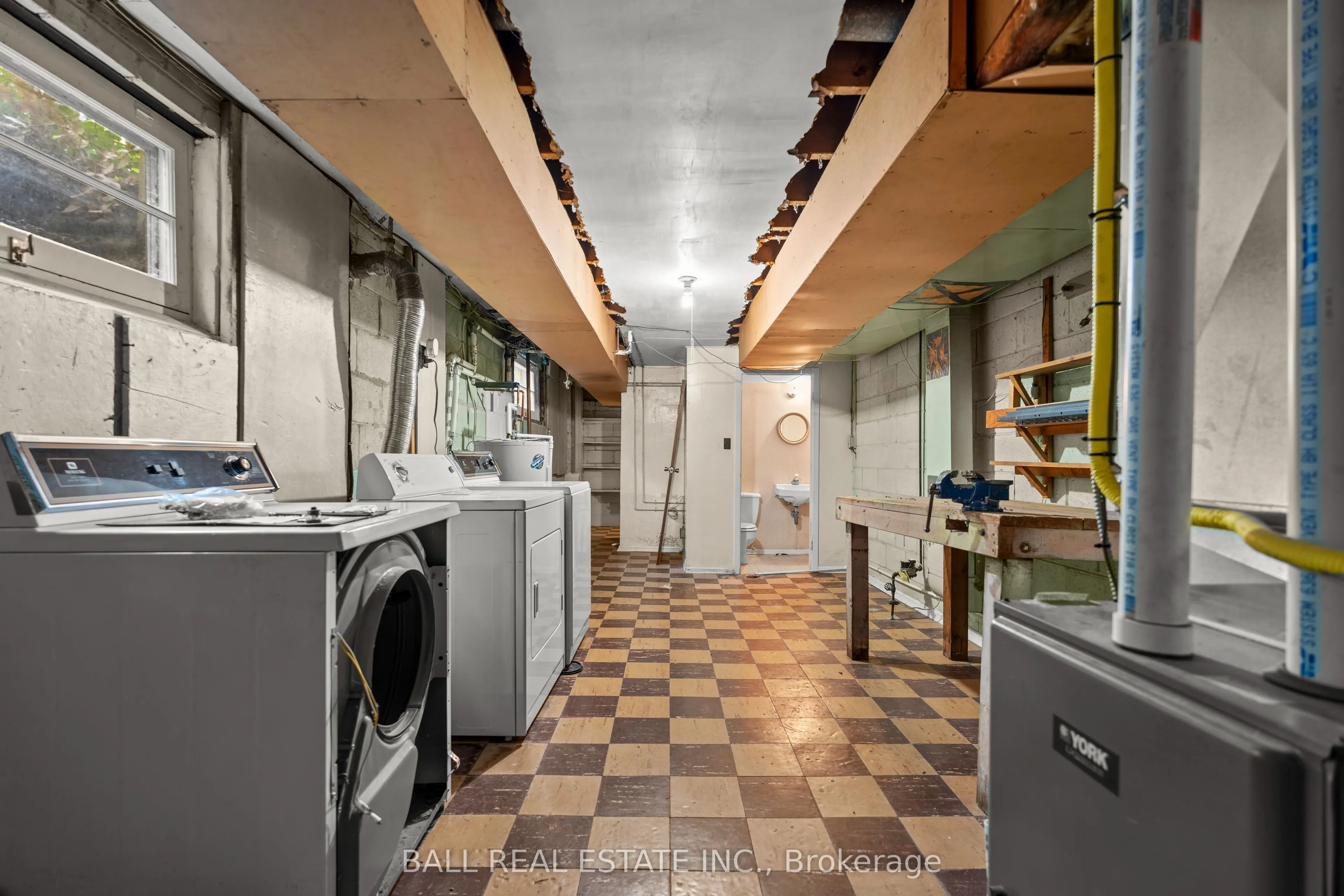 1431 Lochlin Trail