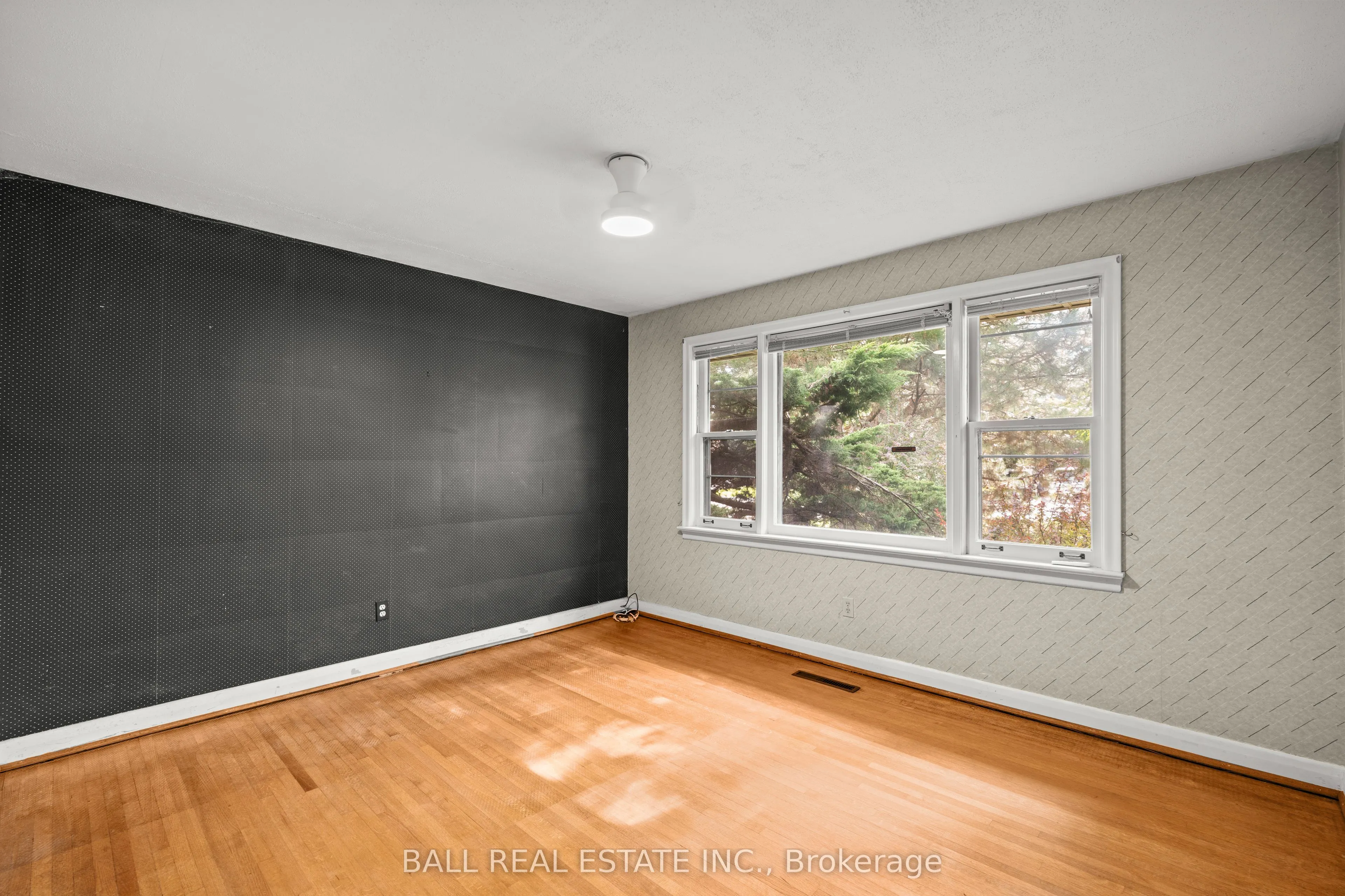 1431 Lochlin Trail
