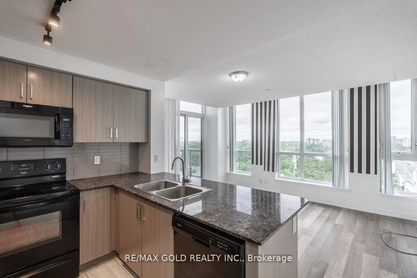 80 Esther Lorrie Drive, #1105