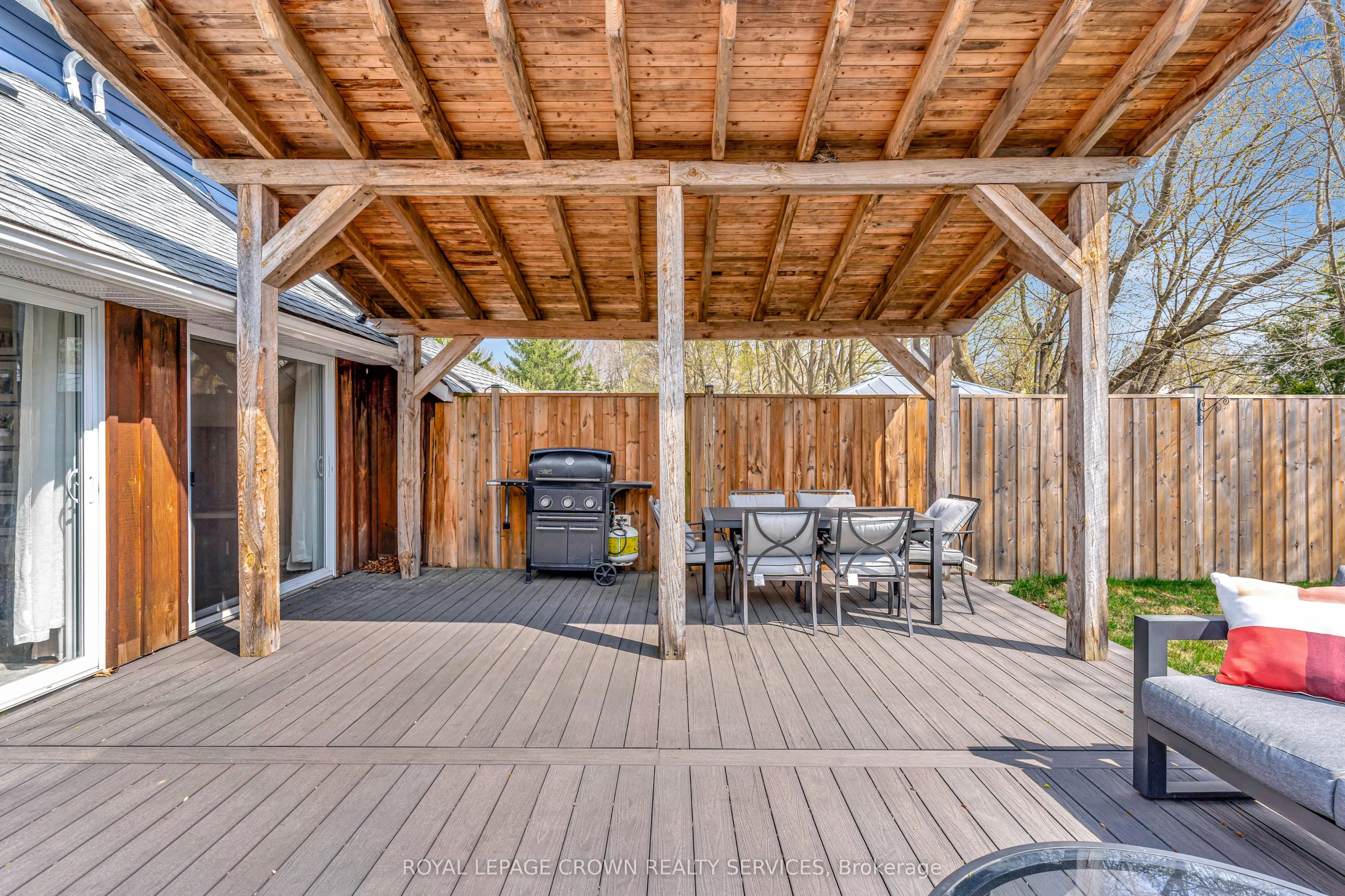 102 Poplar Avenue