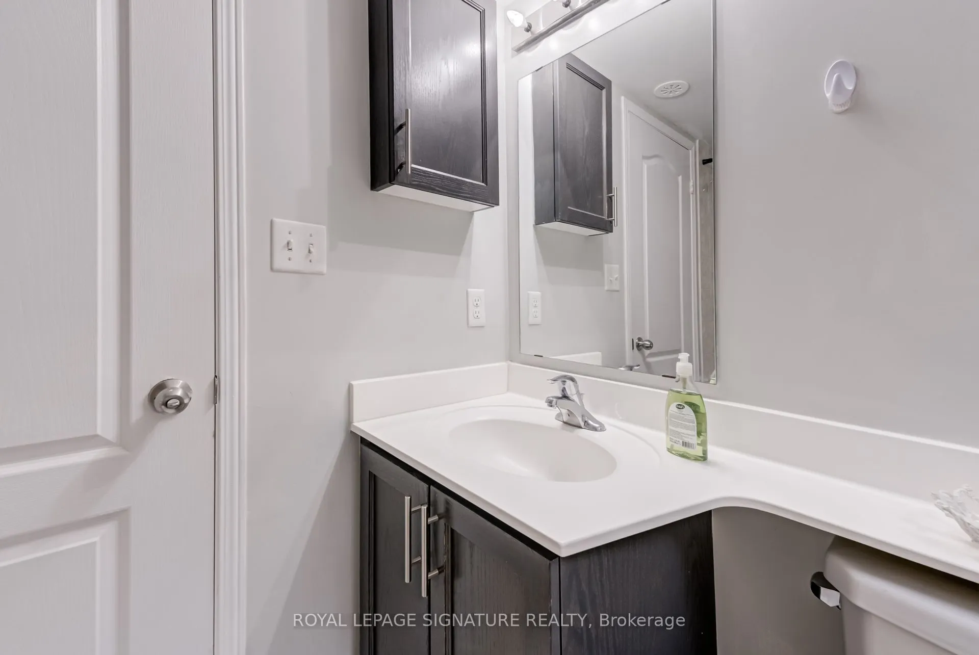 2492 Post Road, #19