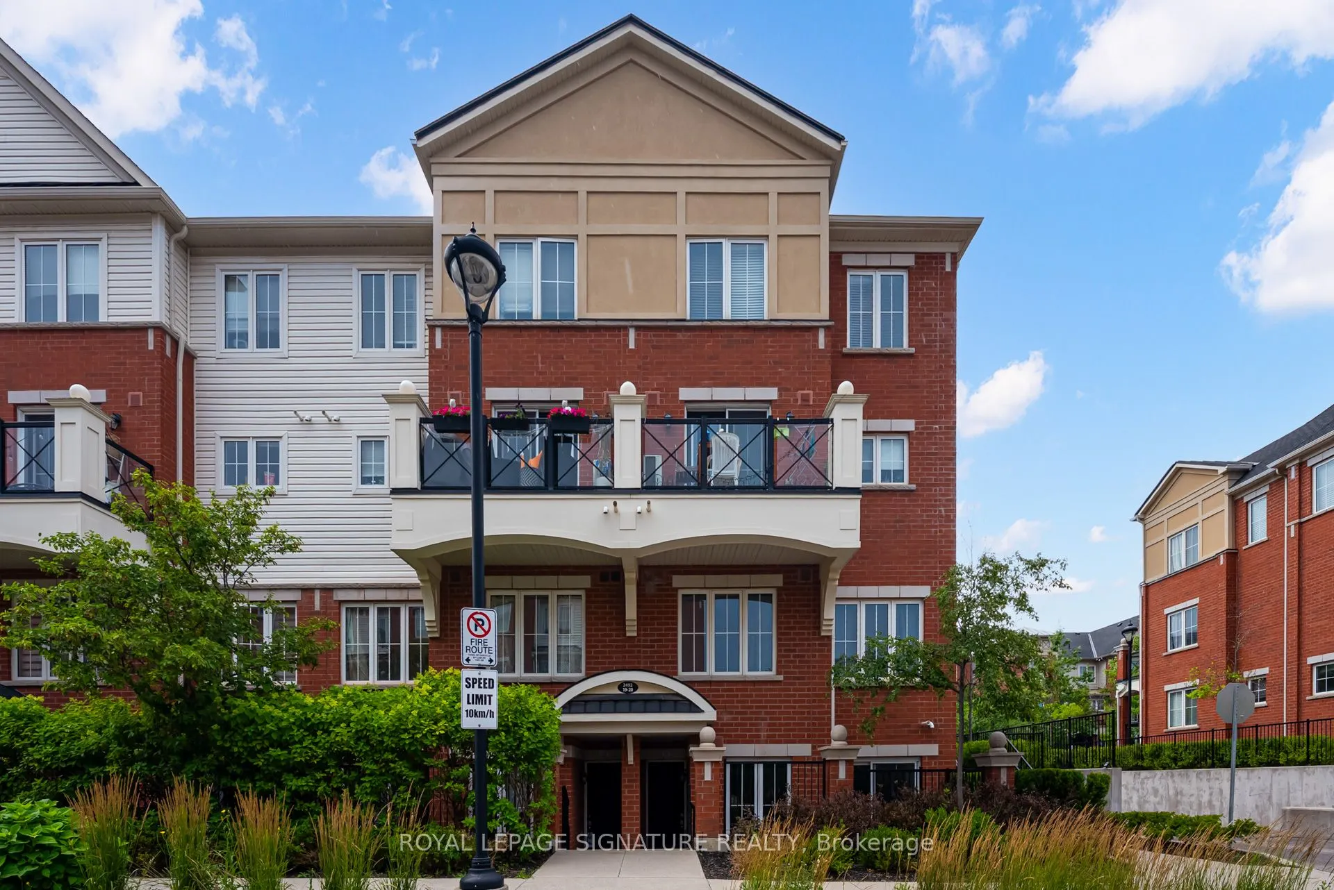 2492 Post Road, #19