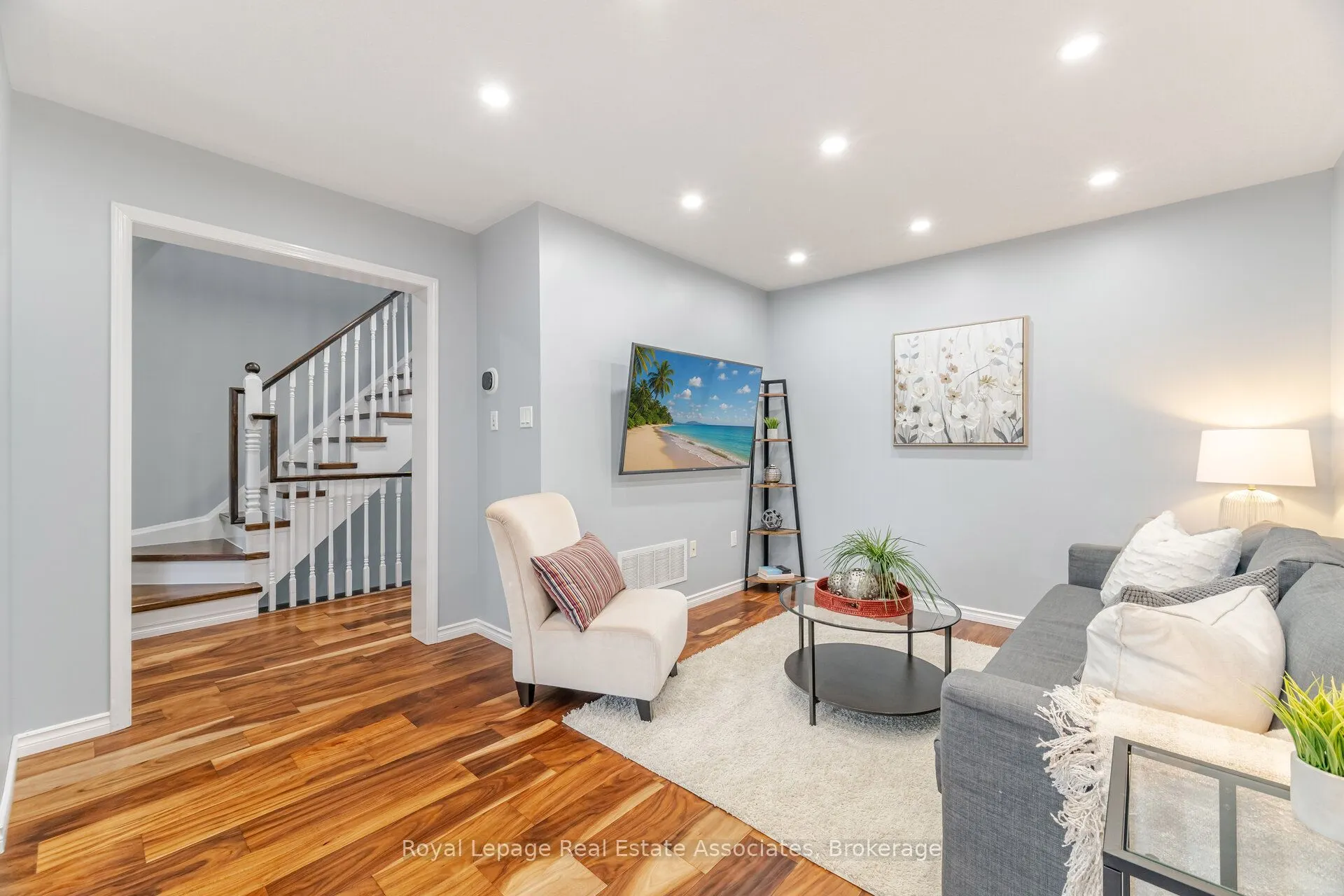 932 Burgess Gardens