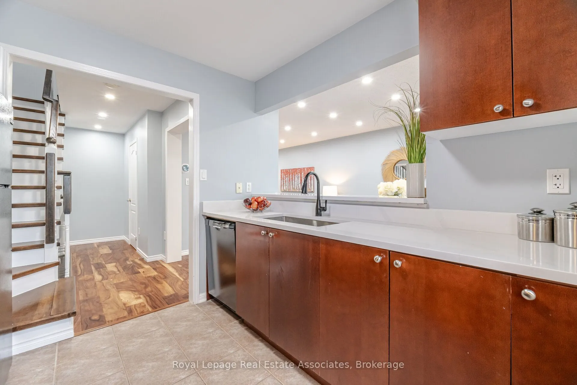 932 Burgess Gardens