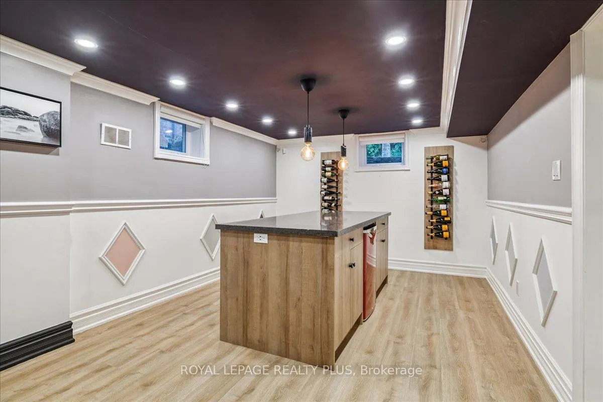 409 River Side Drive
