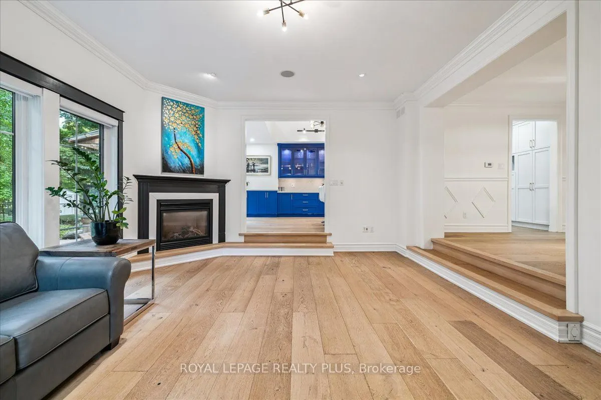 409 River Side Drive