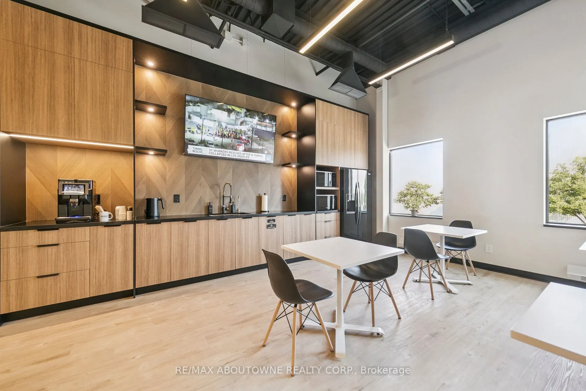 320 Matheson Boulevard W, #211-B