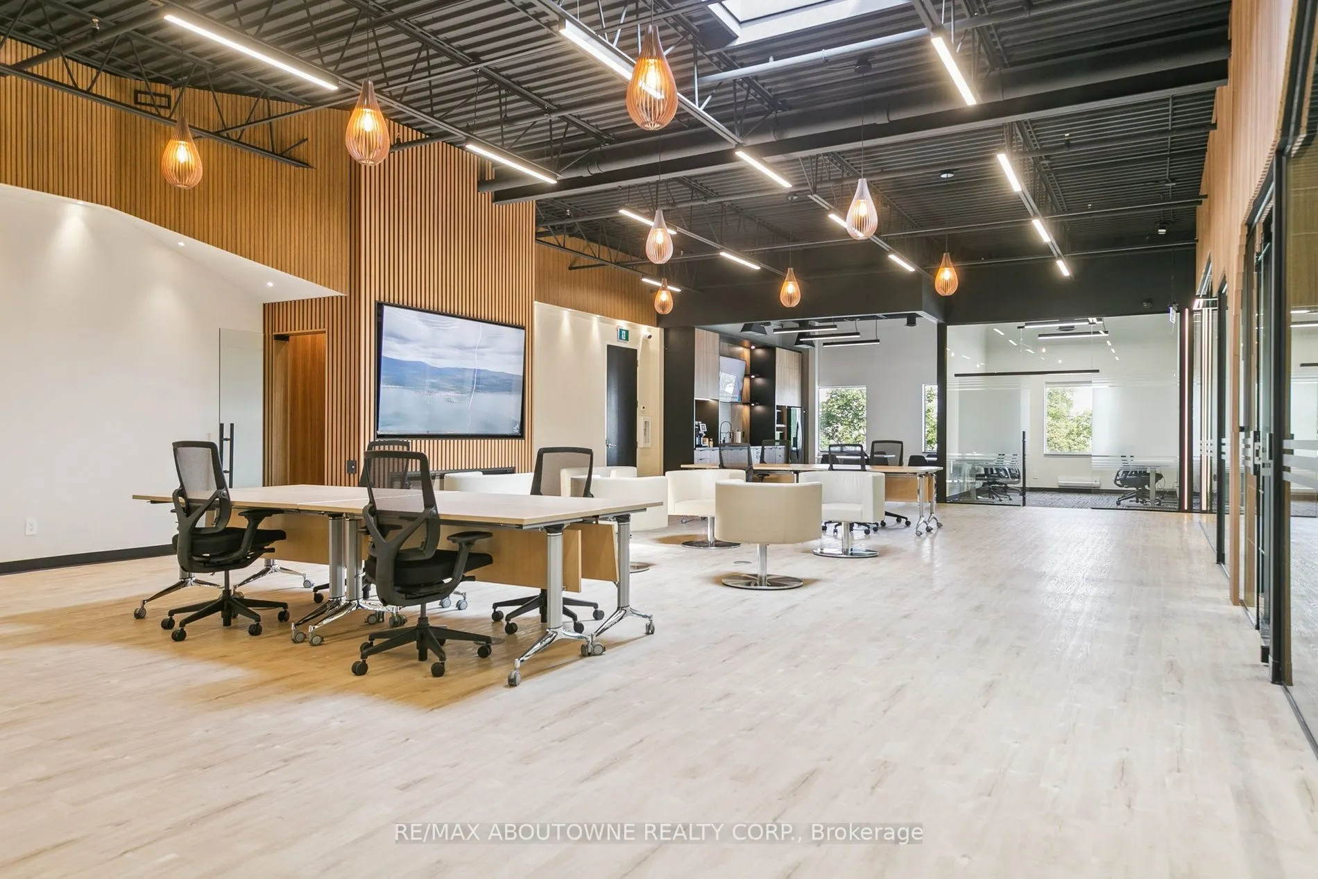 320 Matheson Boulevard W, #211-B