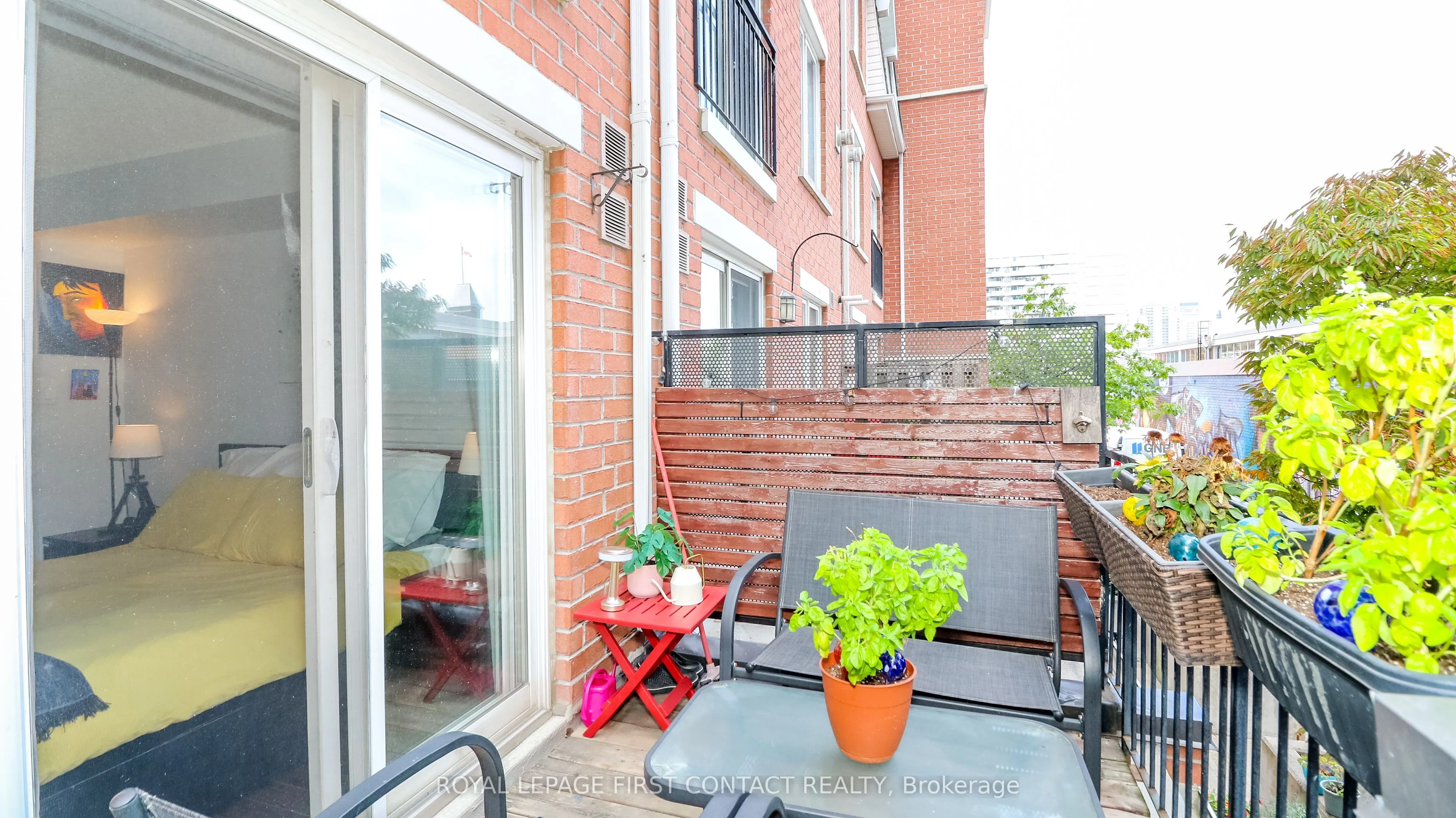 10 Laidlaw Street, #719