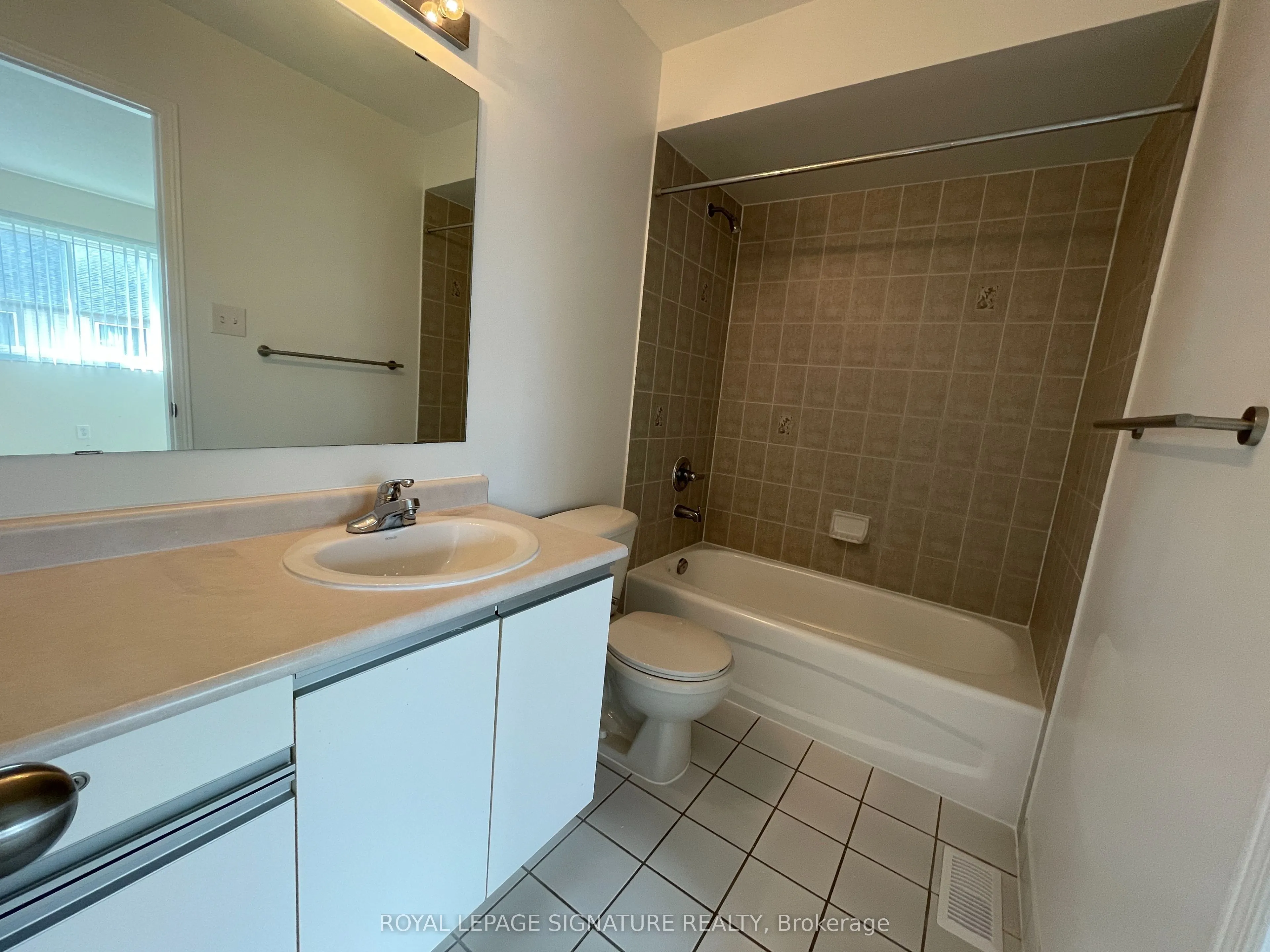 9 Fairglen Avenue, #4