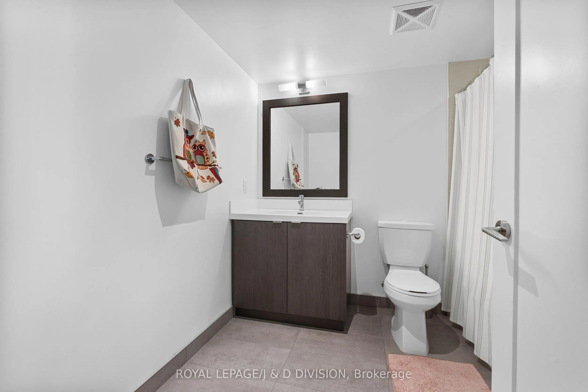 9 Mabelle Avenue, #819