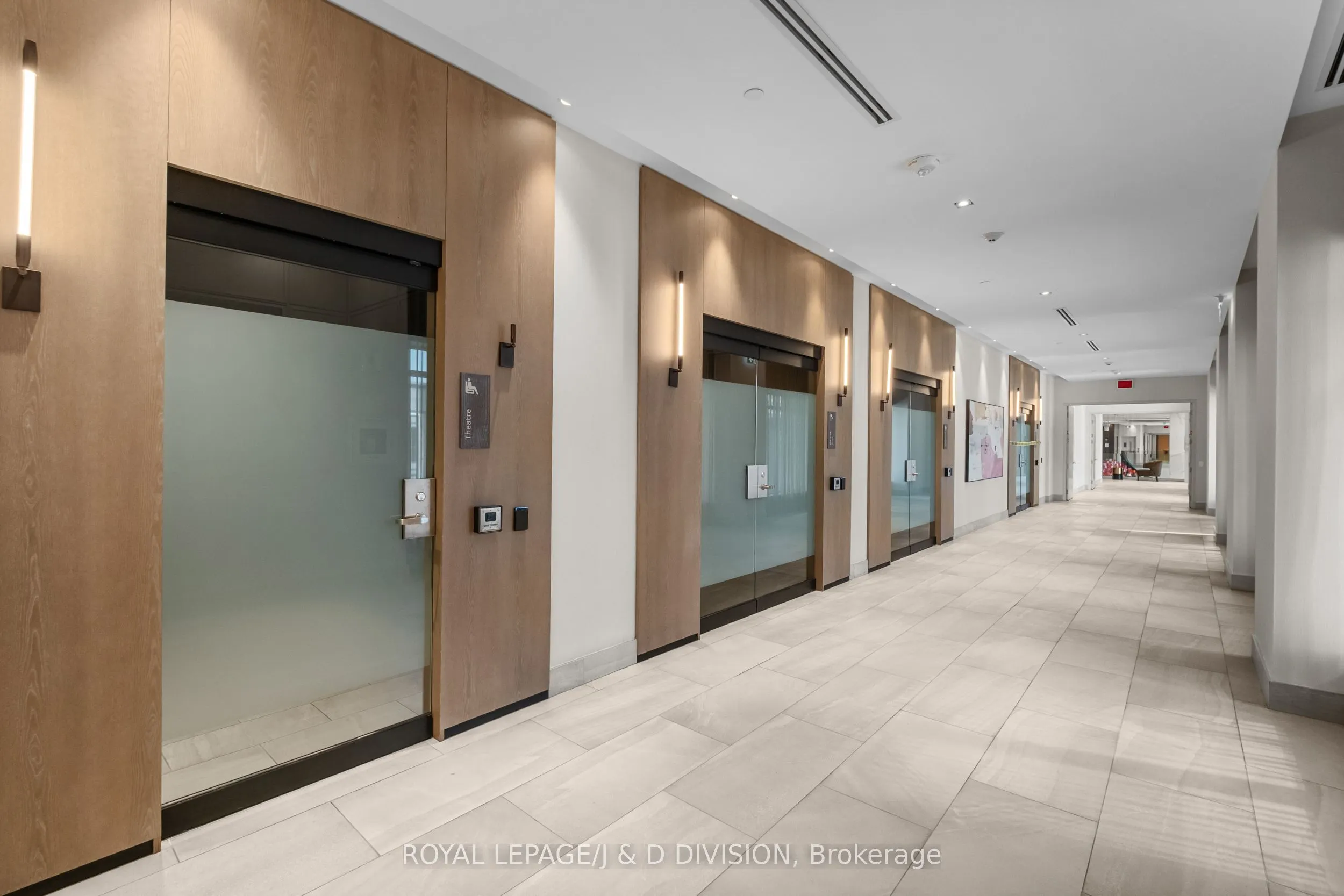 9 Mabelle Avenue, #819