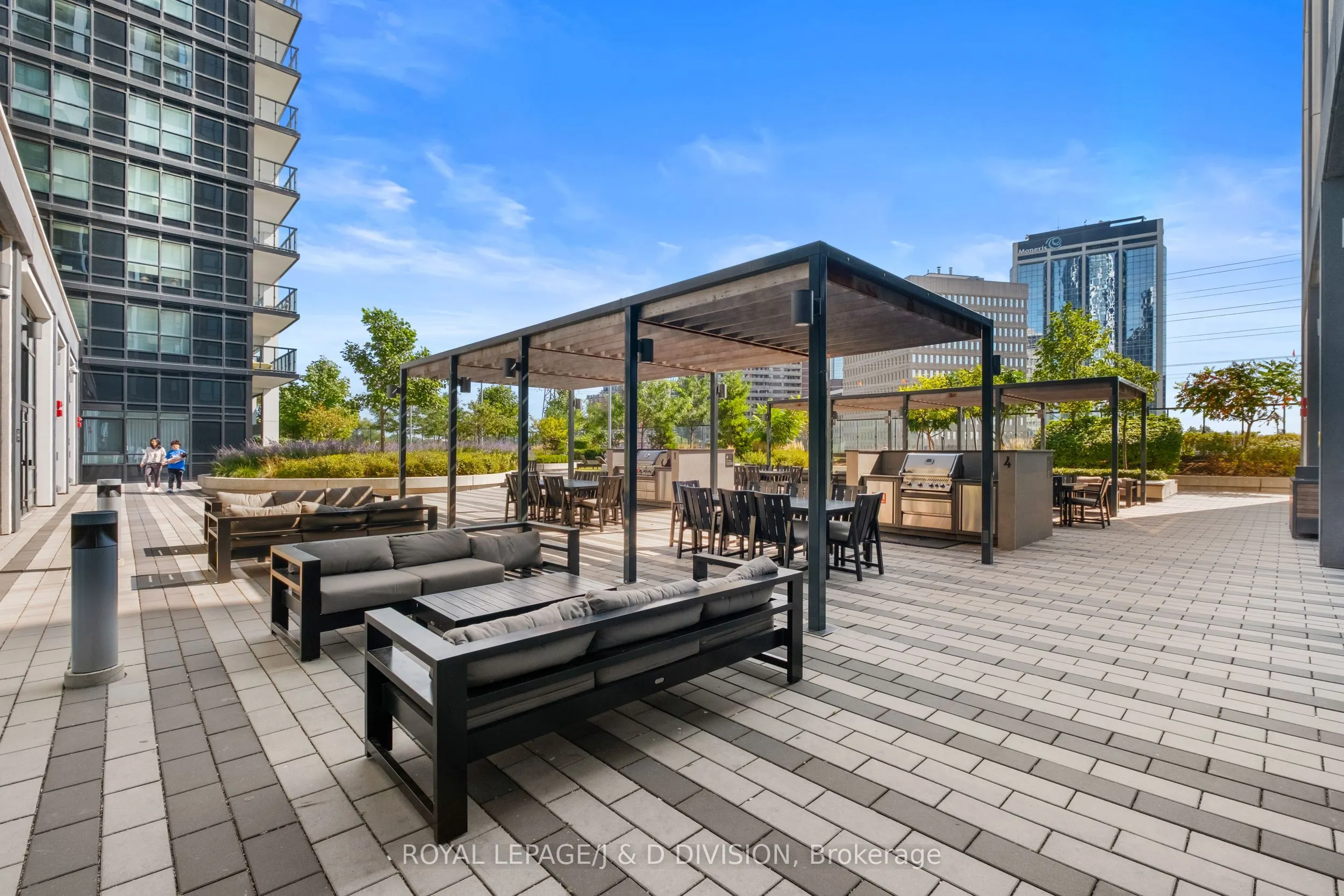 9 Mabelle Avenue, #819