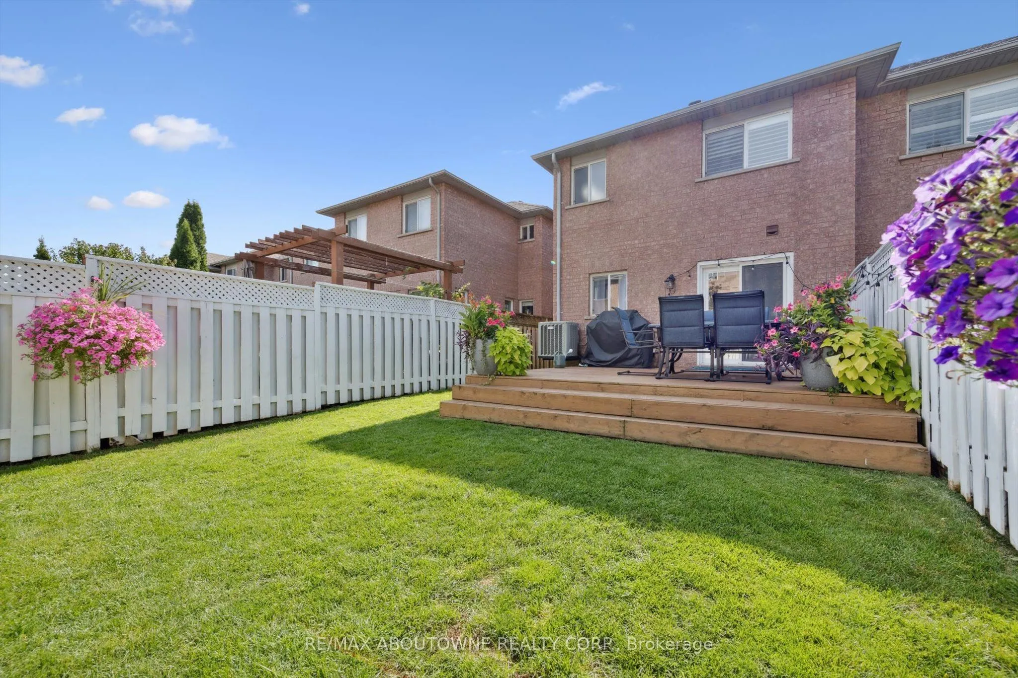 2460 NEWCASTLE Crescent