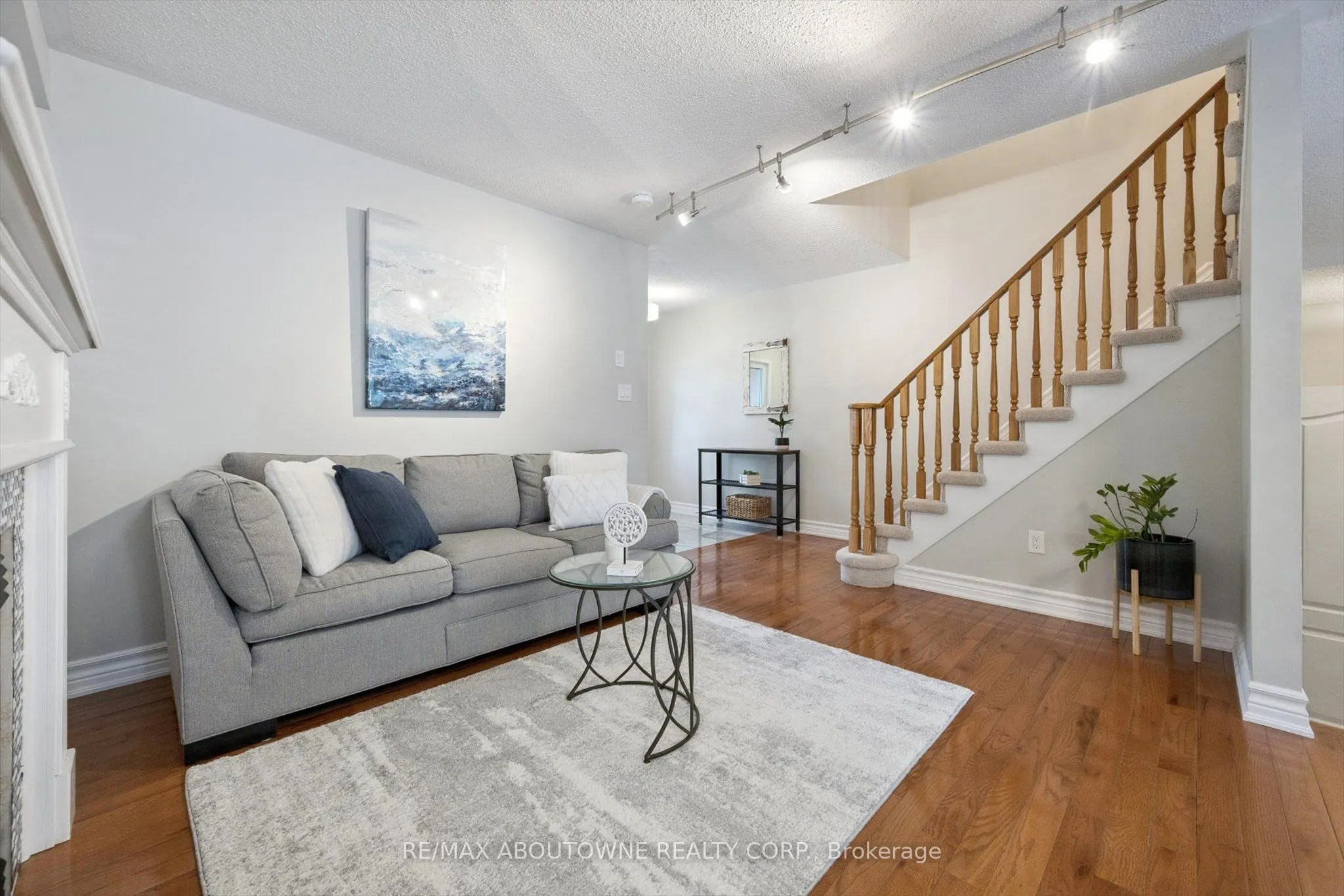 2460 NEWCASTLE Crescent
