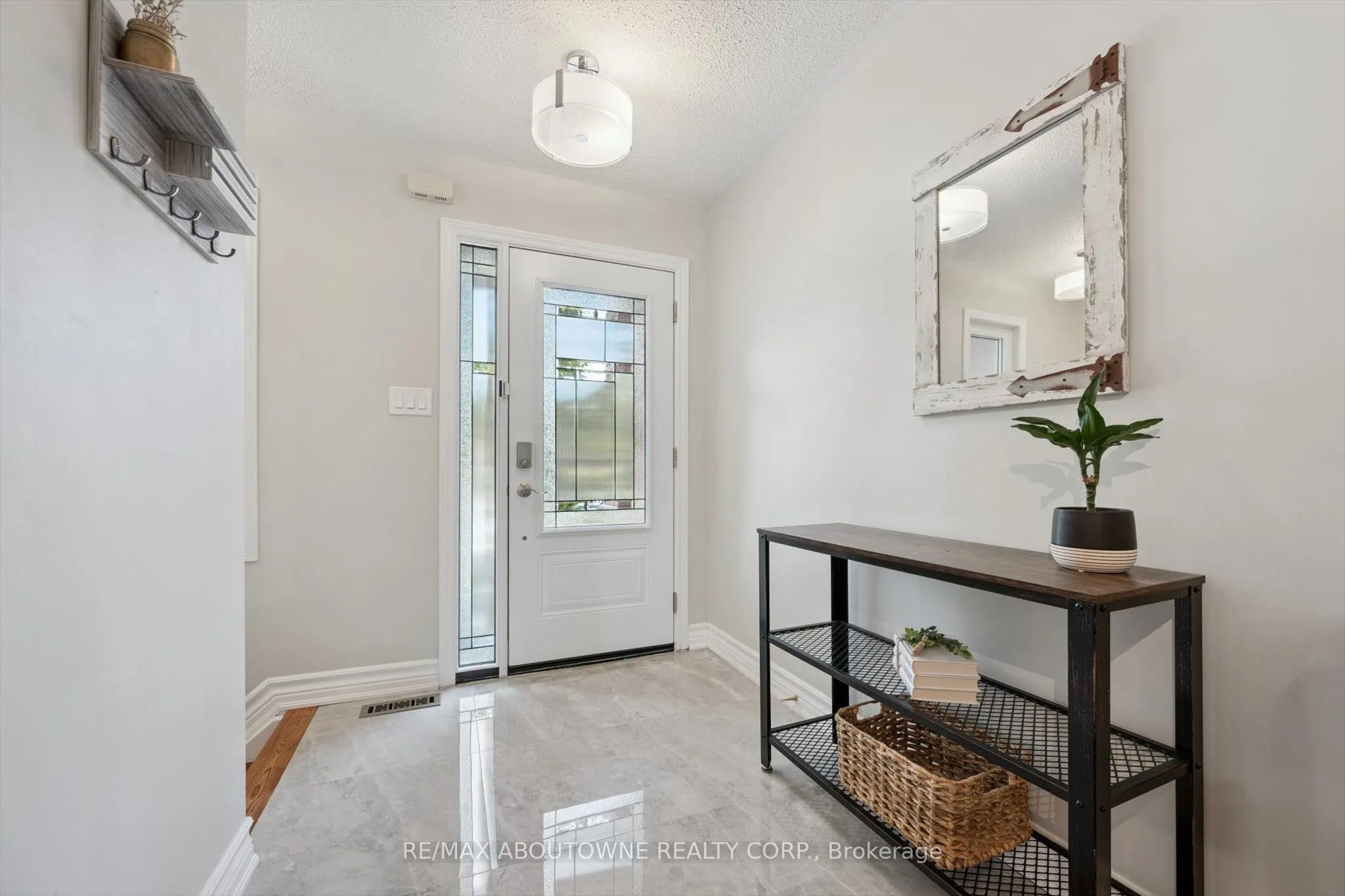 2460 NEWCASTLE Crescent