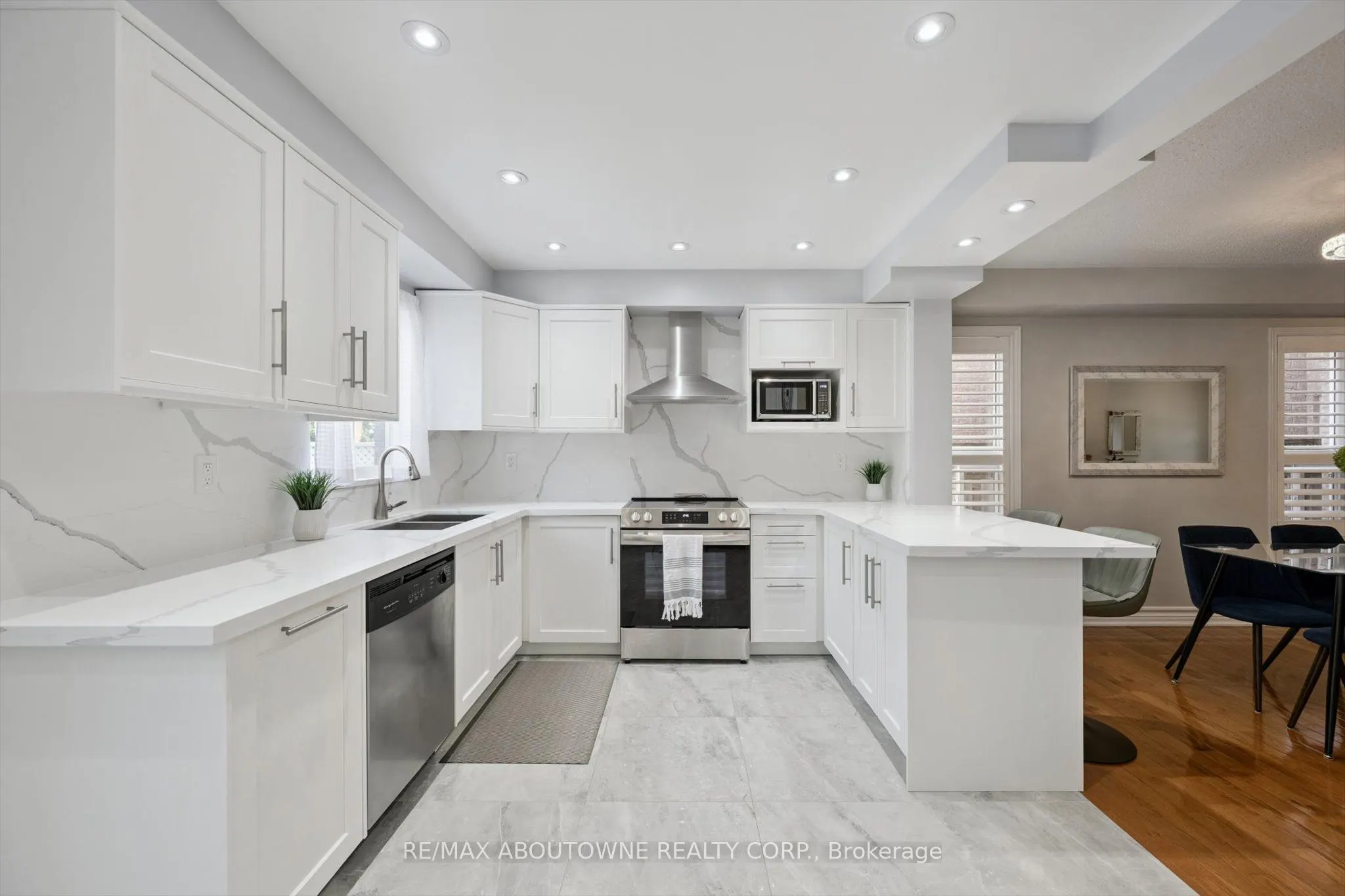 2460 NEWCASTLE Crescent