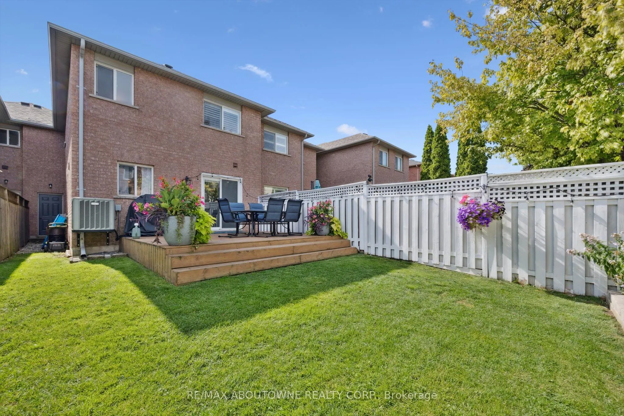 2460 NEWCASTLE Crescent