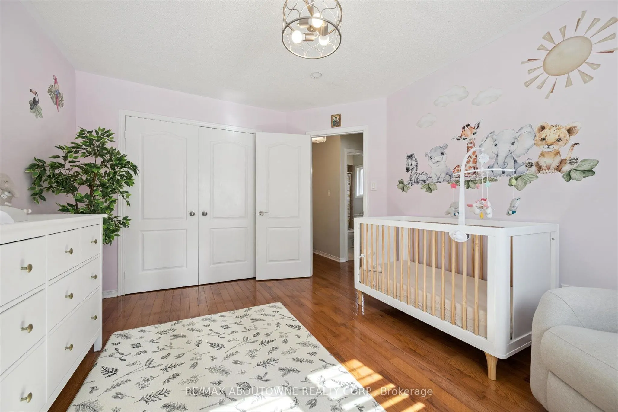 2460 NEWCASTLE Crescent