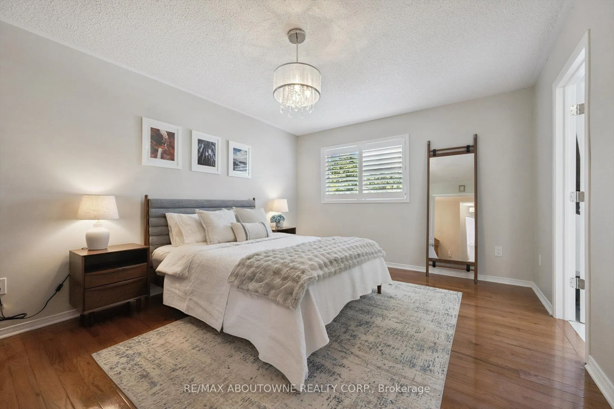 2460 NEWCASTLE Crescent