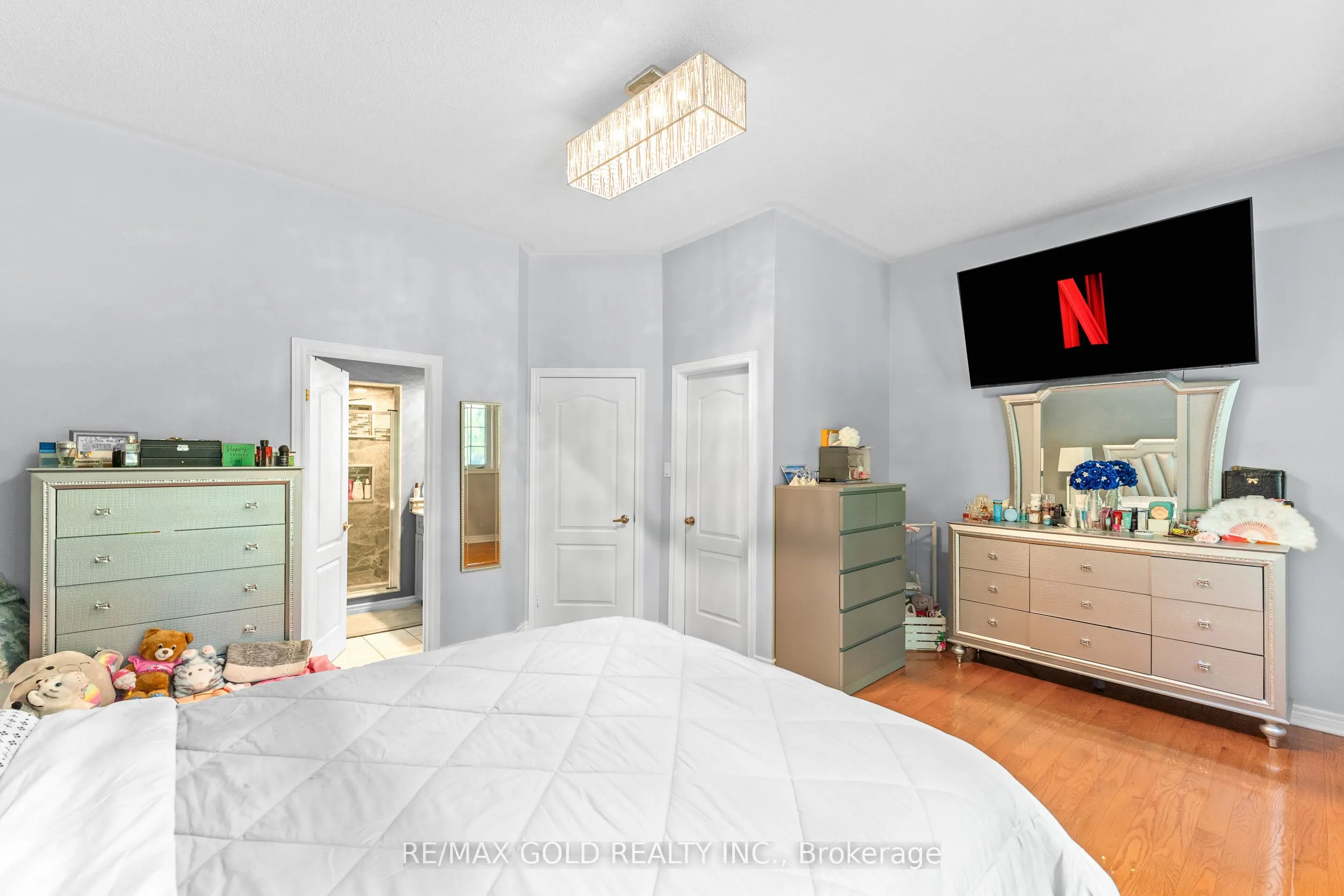 61 Nelson Street W, #6
