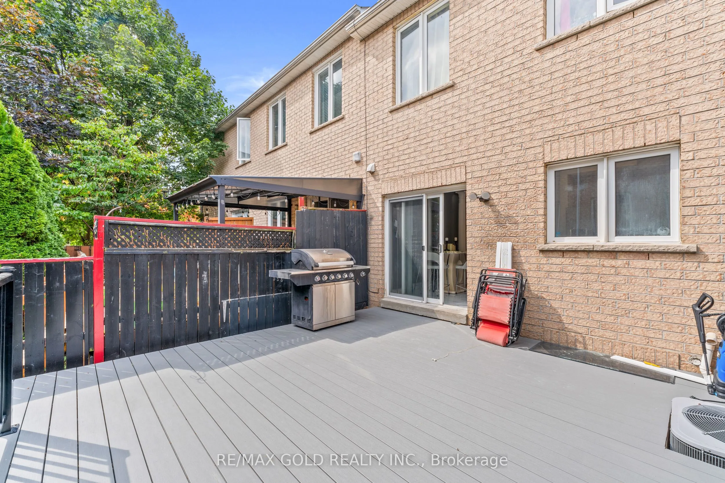 61 Nelson Street W, #6