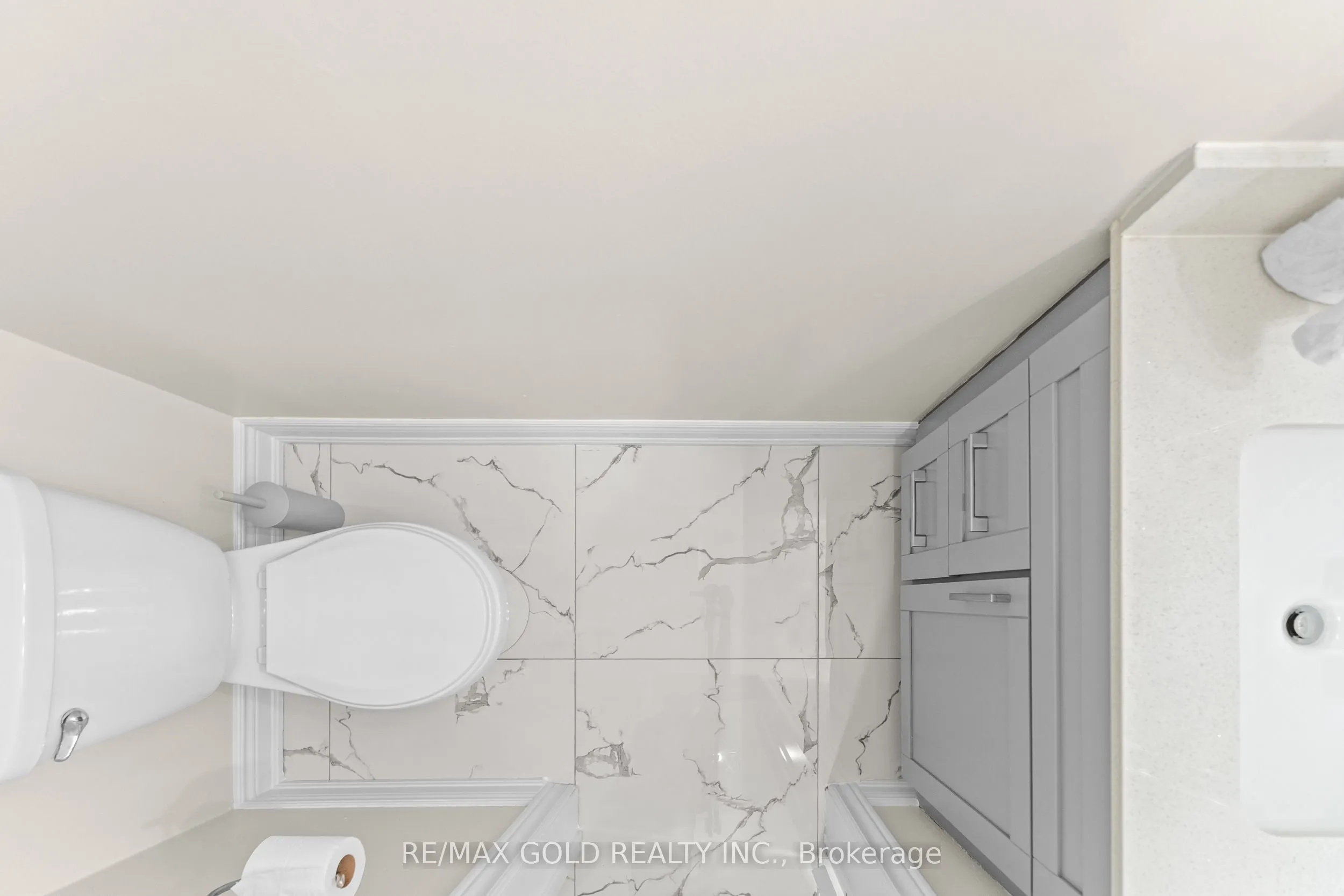 61 Nelson Street W, #6
