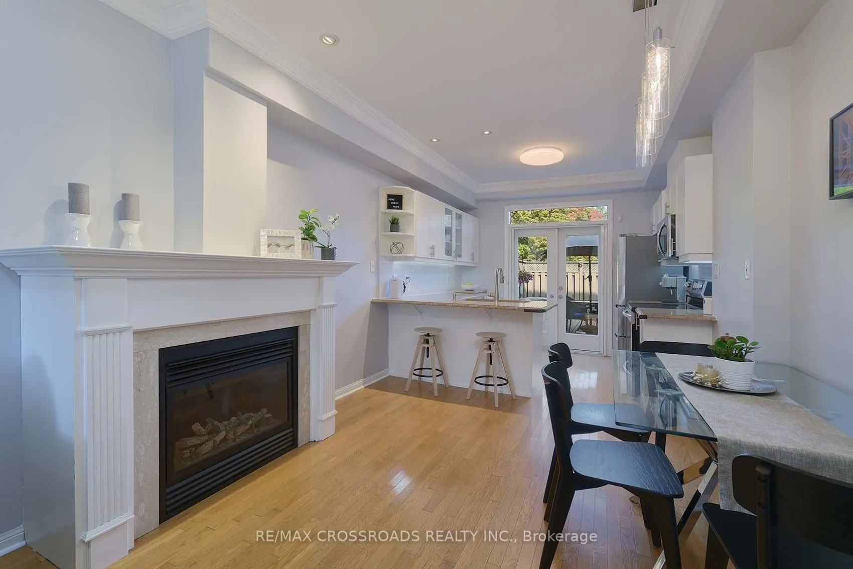 3890 Bloor Street W, #6
